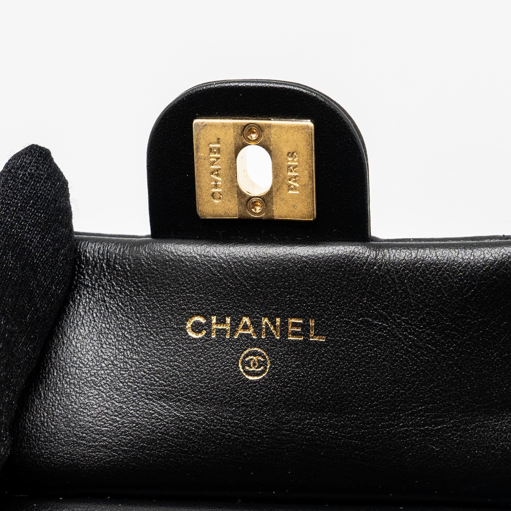 CHANEL 21K MINI FLAP BAG CALFSKIN BLACK BRUSHED GHW