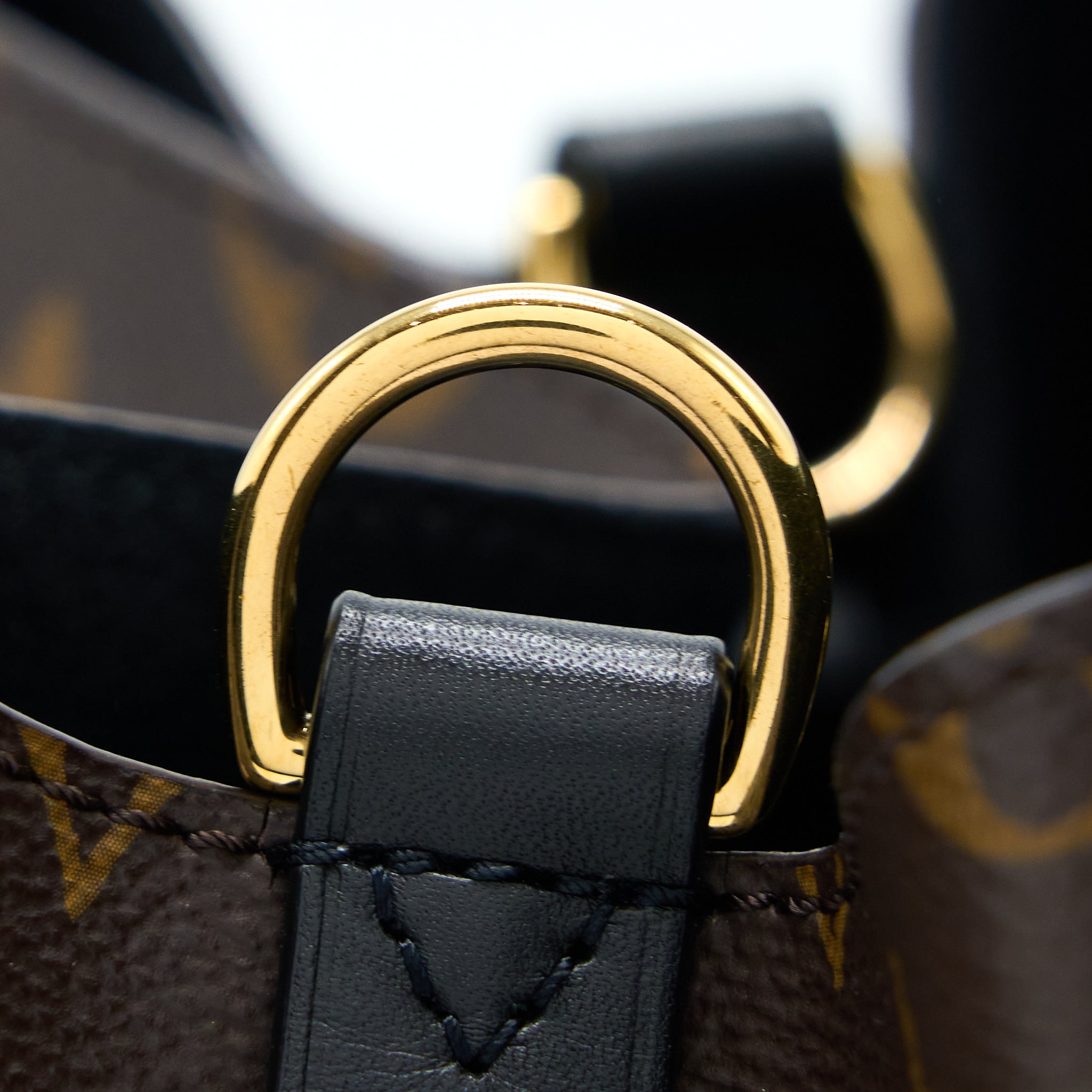 LOUIS VUITTON NEO NOE MM MONOGRAM CANVAS GHW