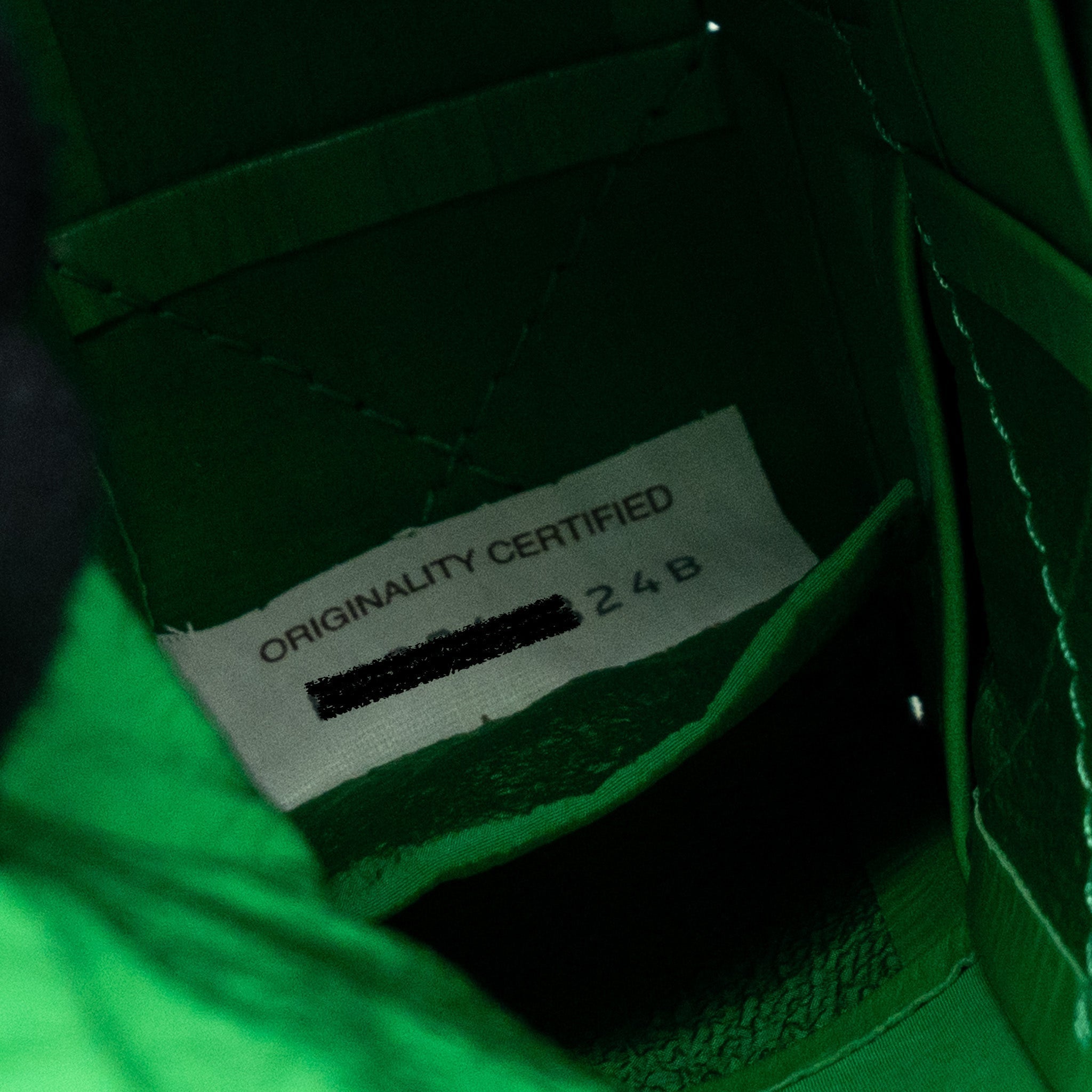 BOTTEGA VENETA CASSETTE LEATHER GREEN SHW