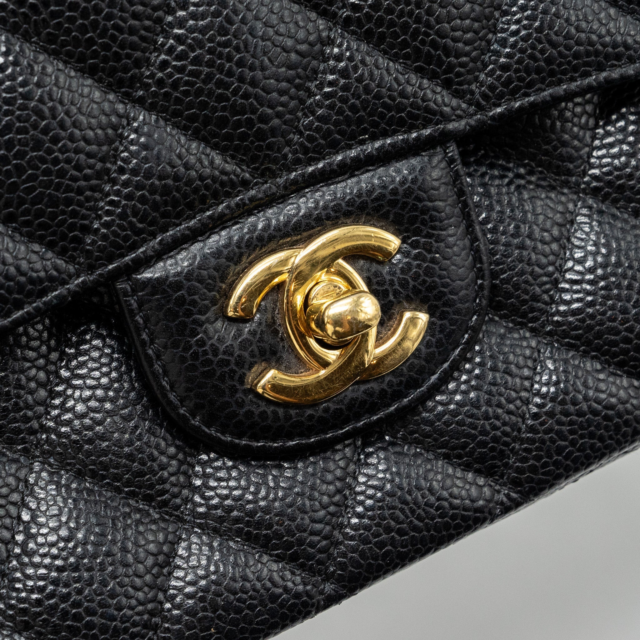 CHANEL MEDIUM CLASSIC DOUBLE FLAP BAG CAVIAR GHW