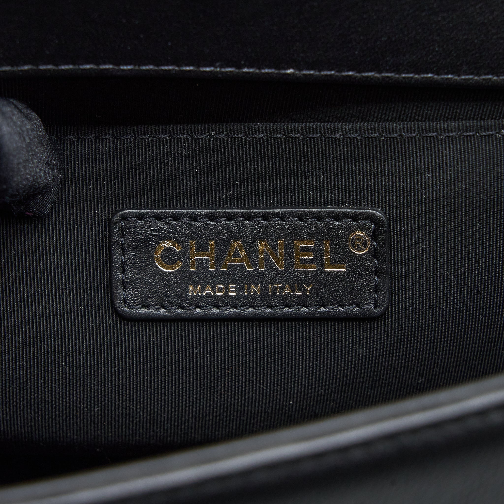 CHANEL MEDIUM BOY BAG CALFSKIN BLACK BRUSHED GHW