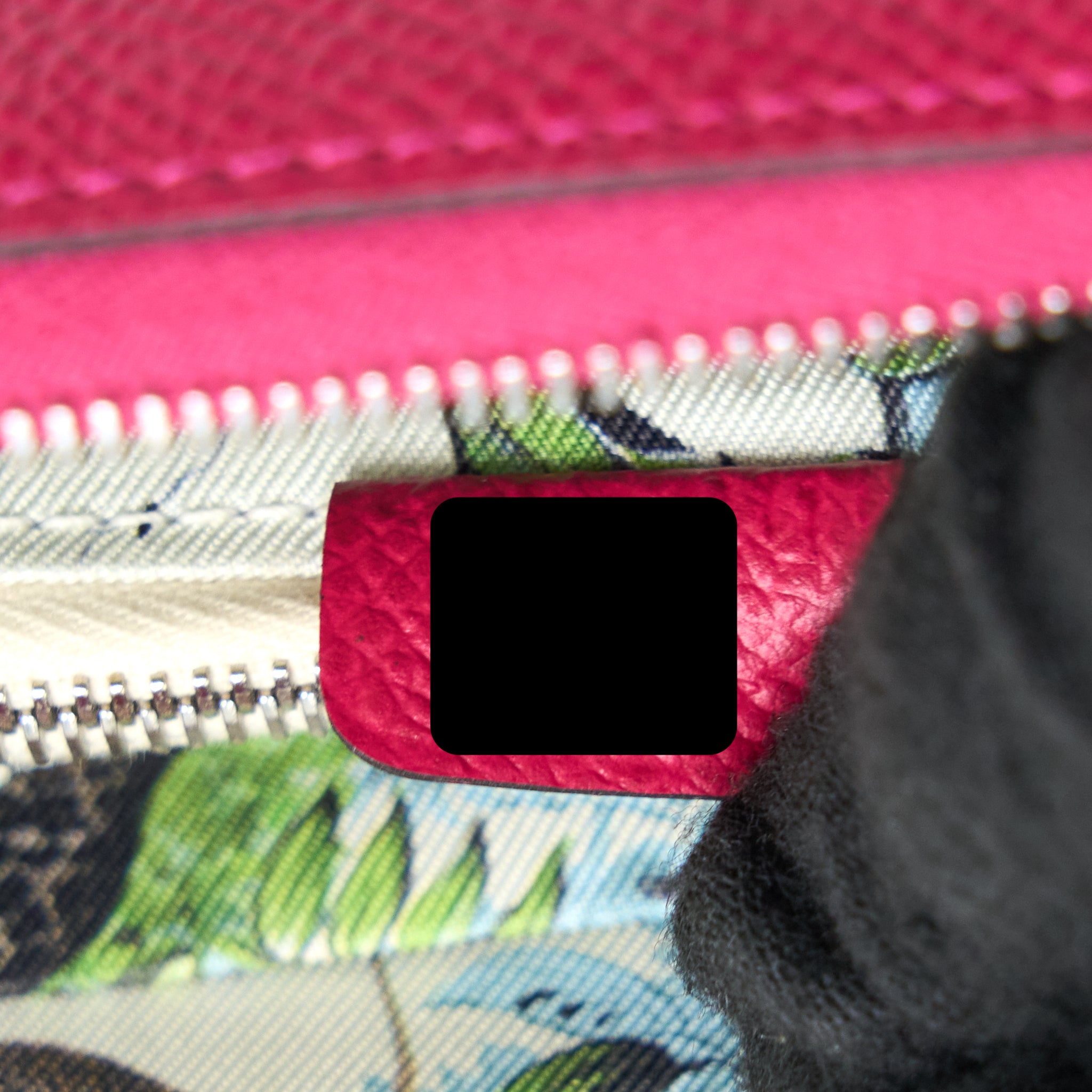HERMES SILK’IN COMPACT WALLET EPSOM FRAMBOISE SHW
