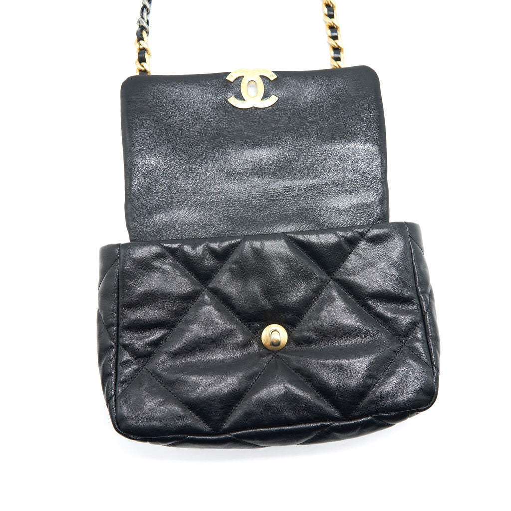 CHANEL SMALL 19 BAG BLACK GHW