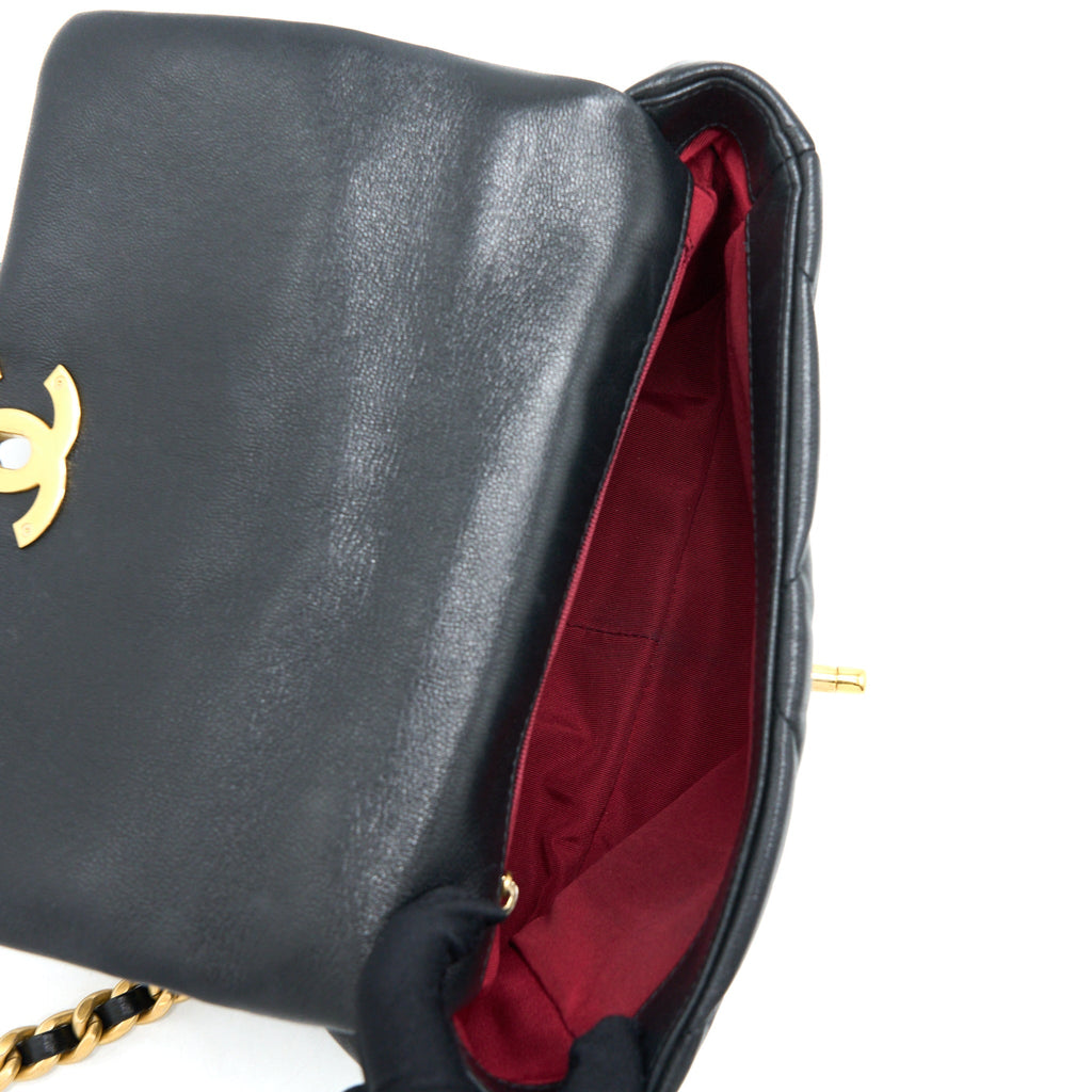 CHANEL SMALL 19 BAG GOATSKIN BLACK GHW