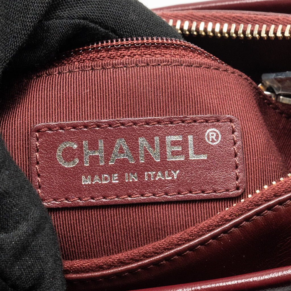 CHANEL SMALL GABRIELLE HOBO BAG CALFSKIN RED MULTICOLOUR HARDWARE