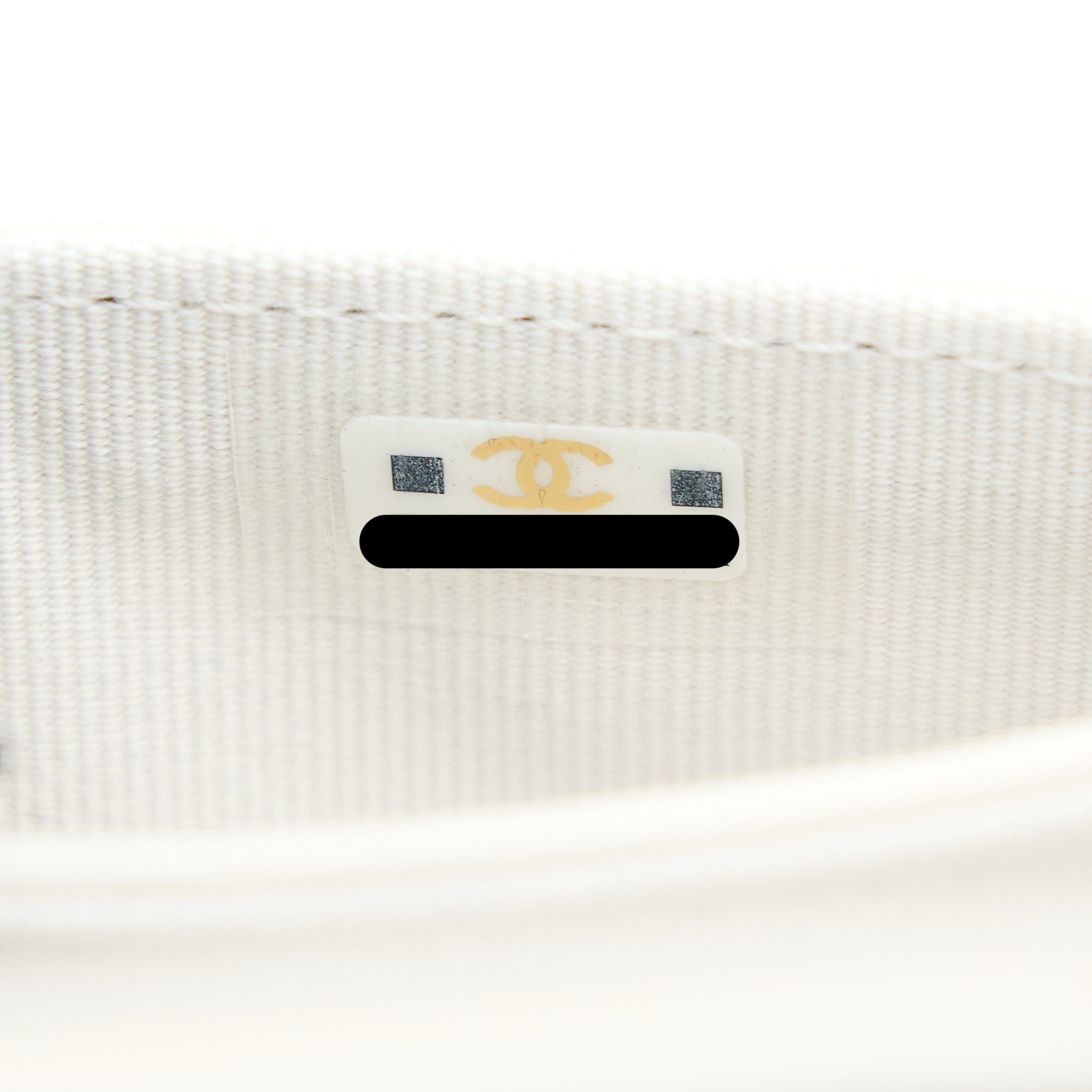 CHANEL 19 FLAP CARD HOLDER LAMBSKIN WHITE BRUSHED GHW (MICROCHIP)