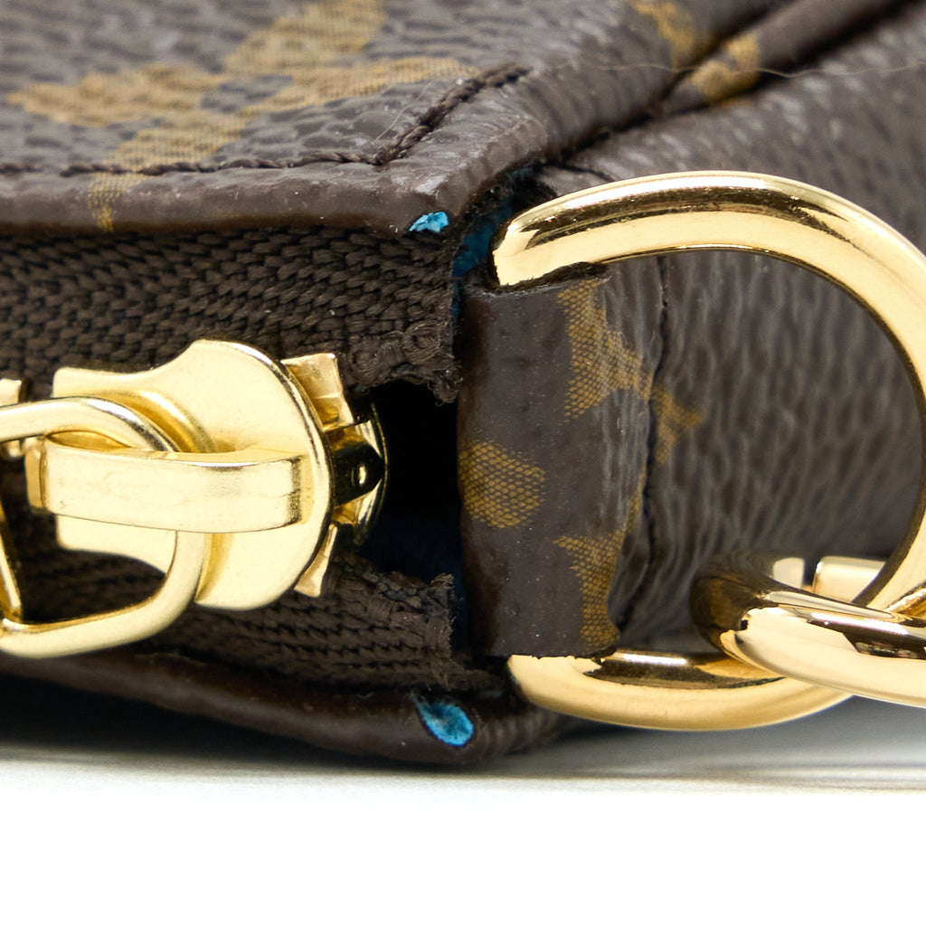 LOUIS VUITTON 2022 CHRISTMAS LIMITED MINI POCHETTE ACCESSORIES MONOGRAM CANVAS TOKYO BOUTIQUE GHW