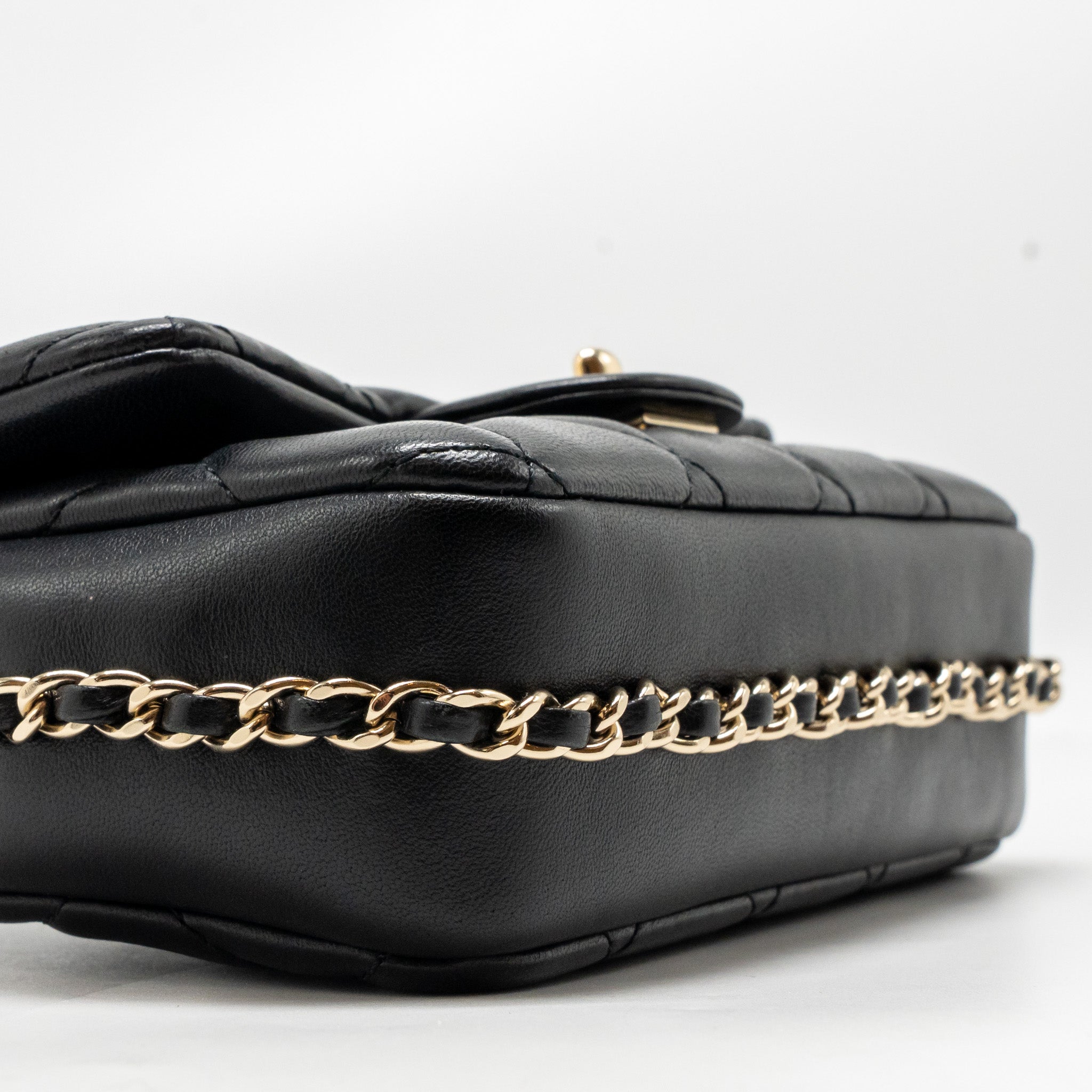CHANEL QUILTED FLAP BAG WITH PEARL CHAIN LAMBSKIN BLACK LGHW