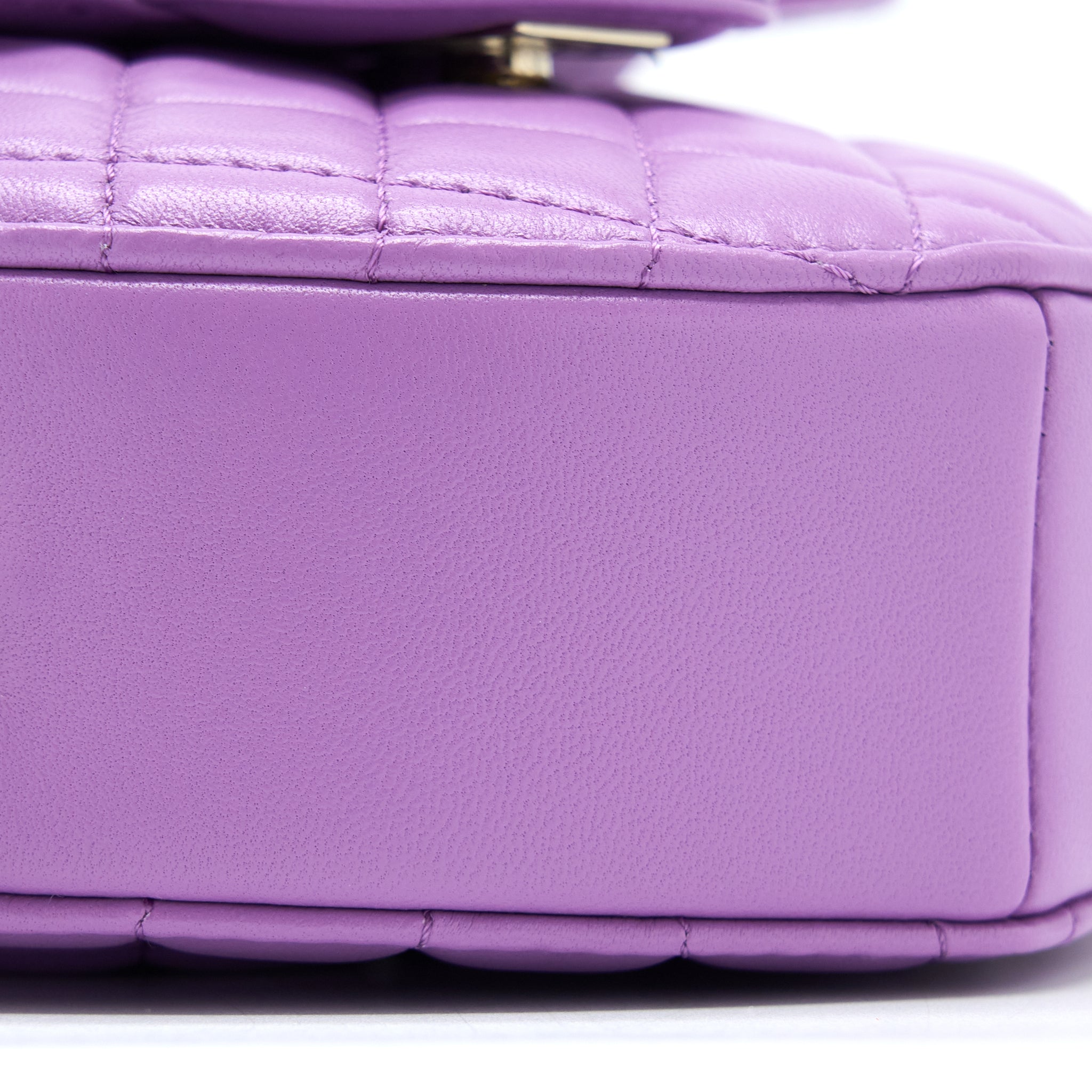 CHANEL 22S HEART BAG LAMBSKIN PURPLE LGHW (MICROCHIP)