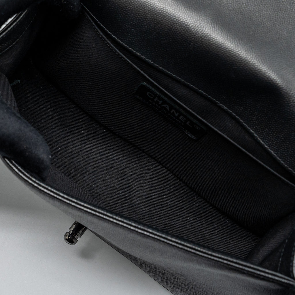 CHANEL MEDIUM BOY BAG CAVIAR SO BLACK BLACK HARDWARE
