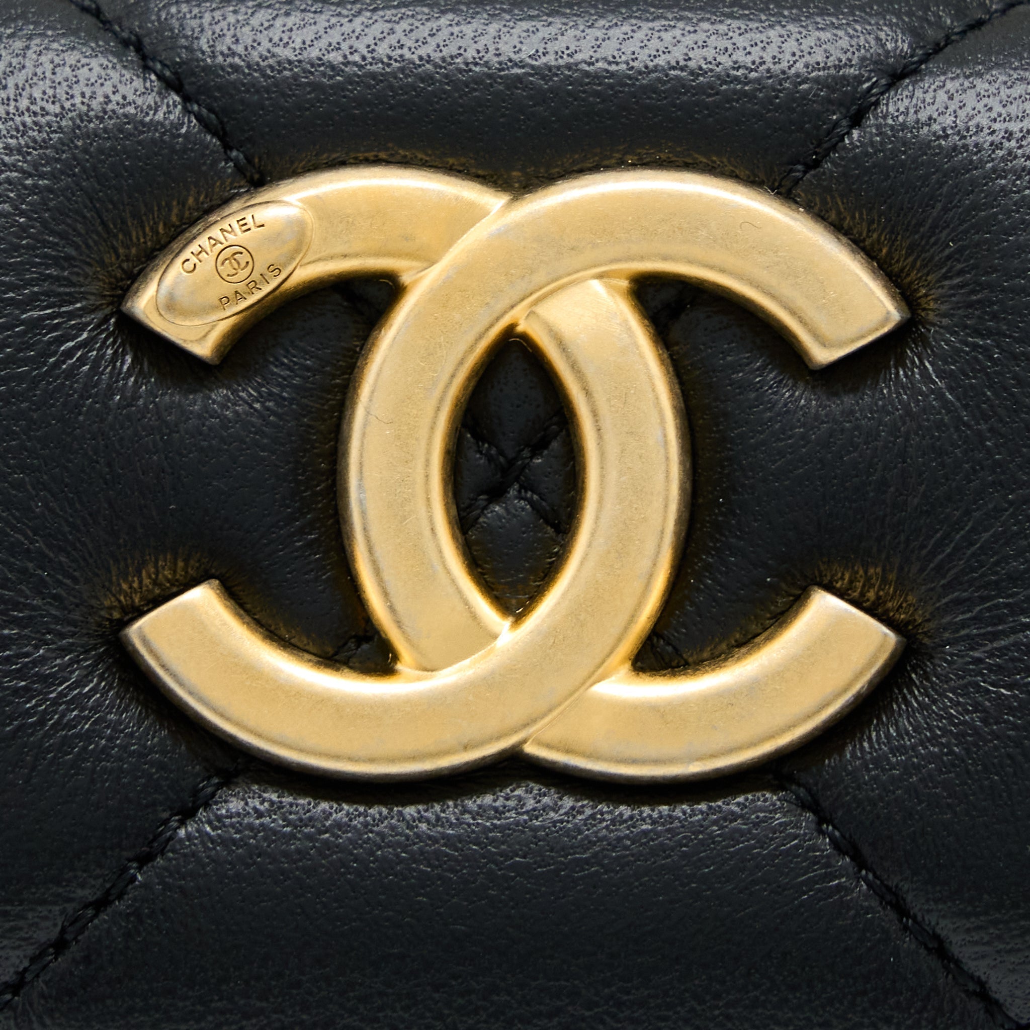 CHANEL 22S DETAIL HANDLE HOBO CROSSBODY BAG LAMBSKIN BLACK GHW(MICROCHIP)
