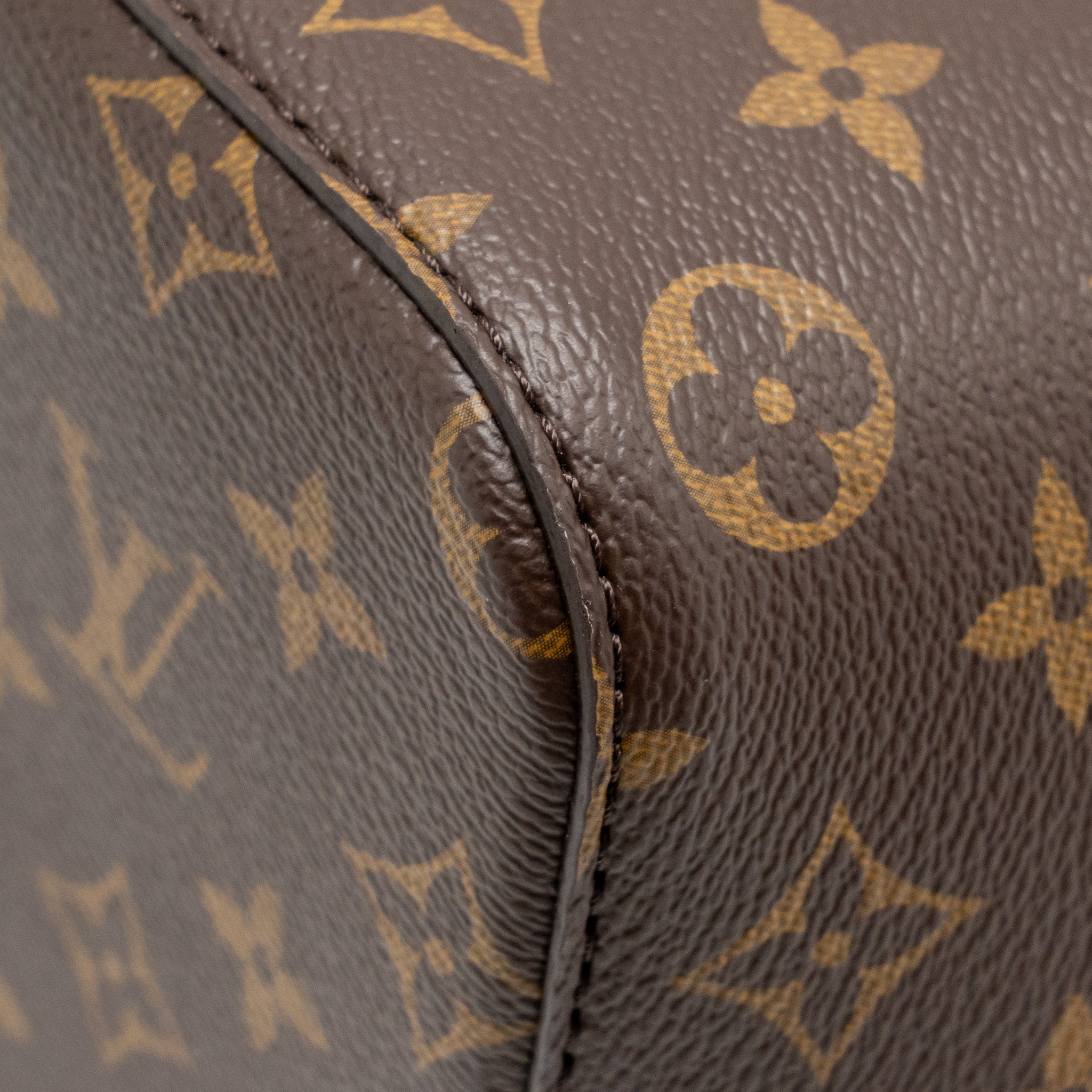 LOUIS VUITTON NEONOE MM MONOGRAM CANVAS CARAMEL GHW