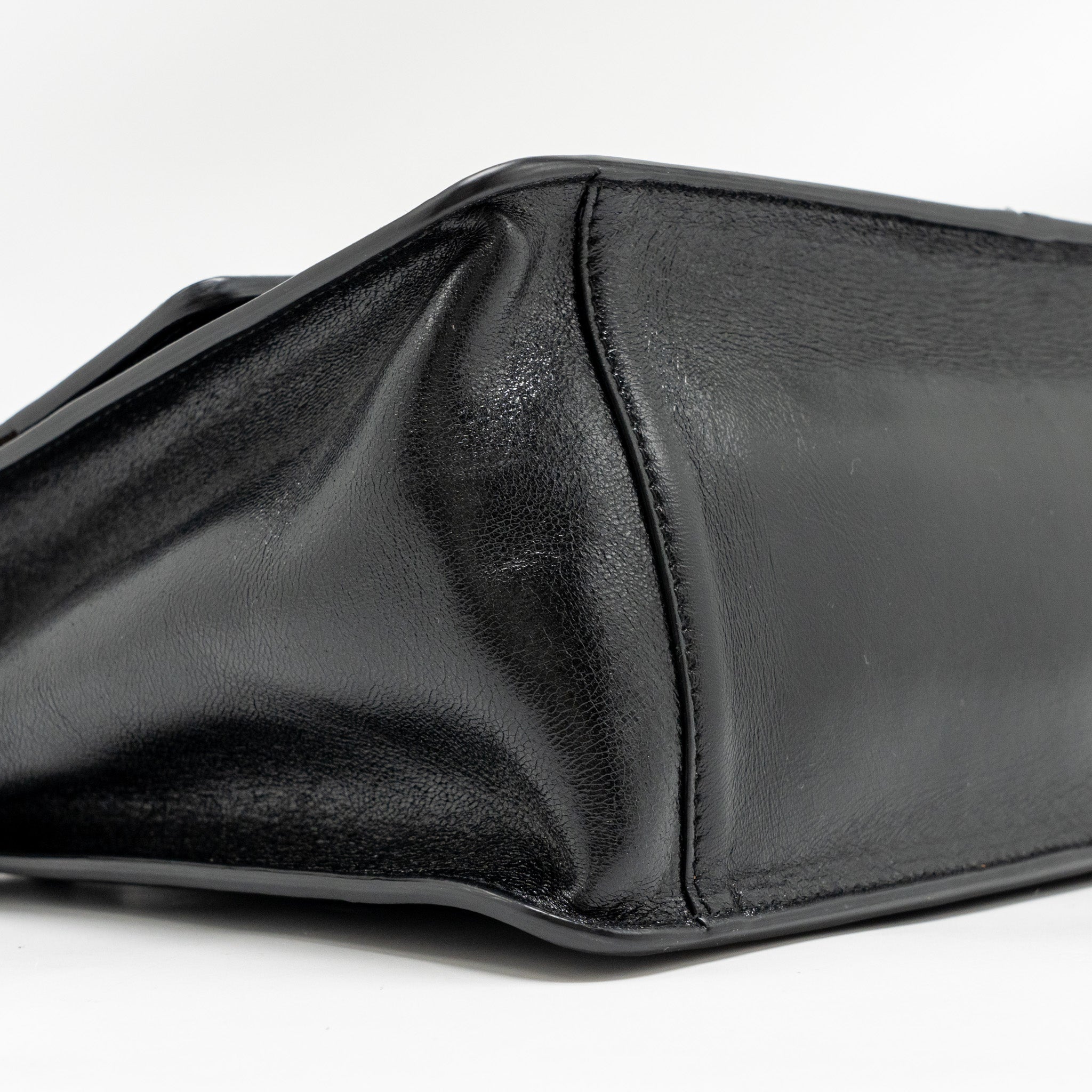 FENDI KAN U SHOULDER BAG LEATHER BLACK GHW