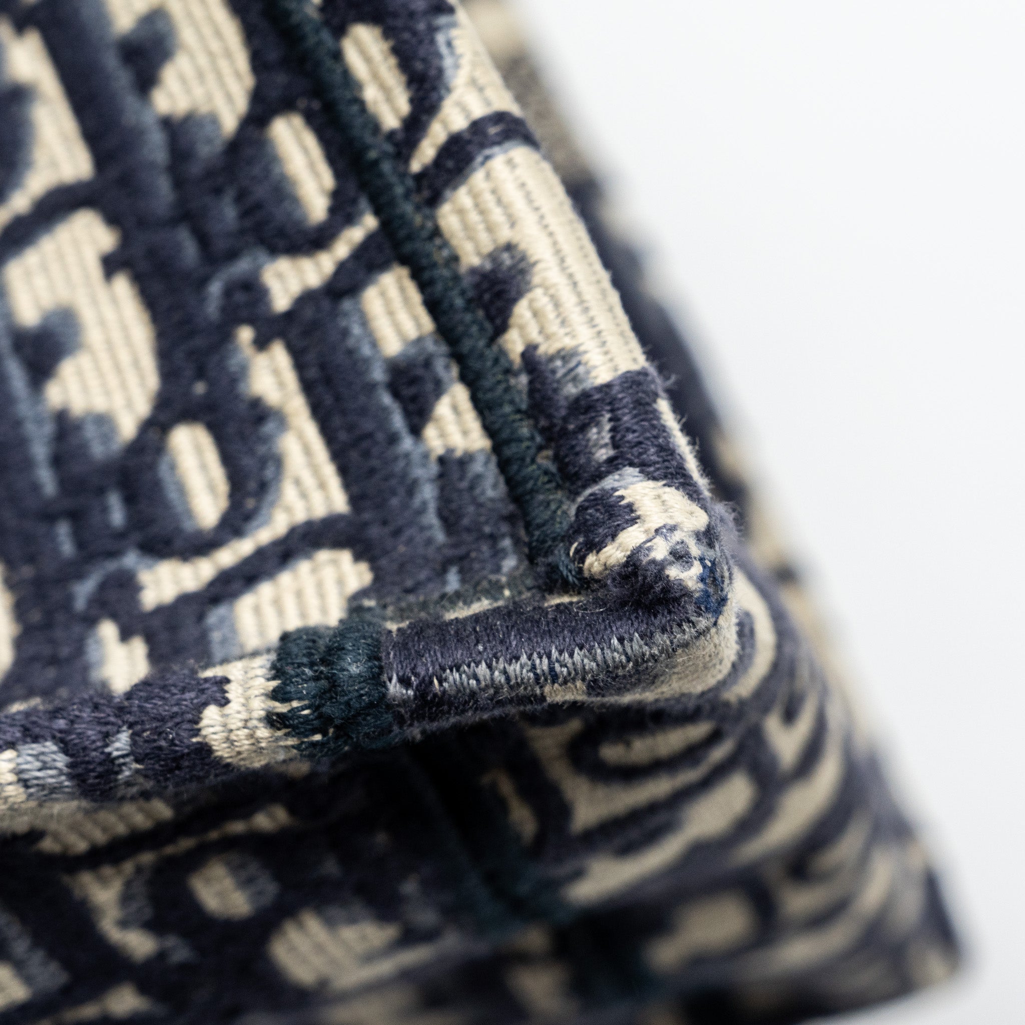 DIOR MEDIUM BOOK TOTE BLUE OBLIQUE EMBOIDERY