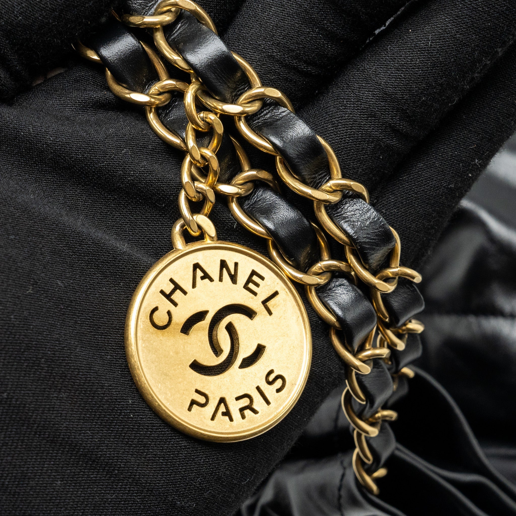 CHANEL MEDIUM 22 BAG SHINY CALFSKIN BLACK GHW