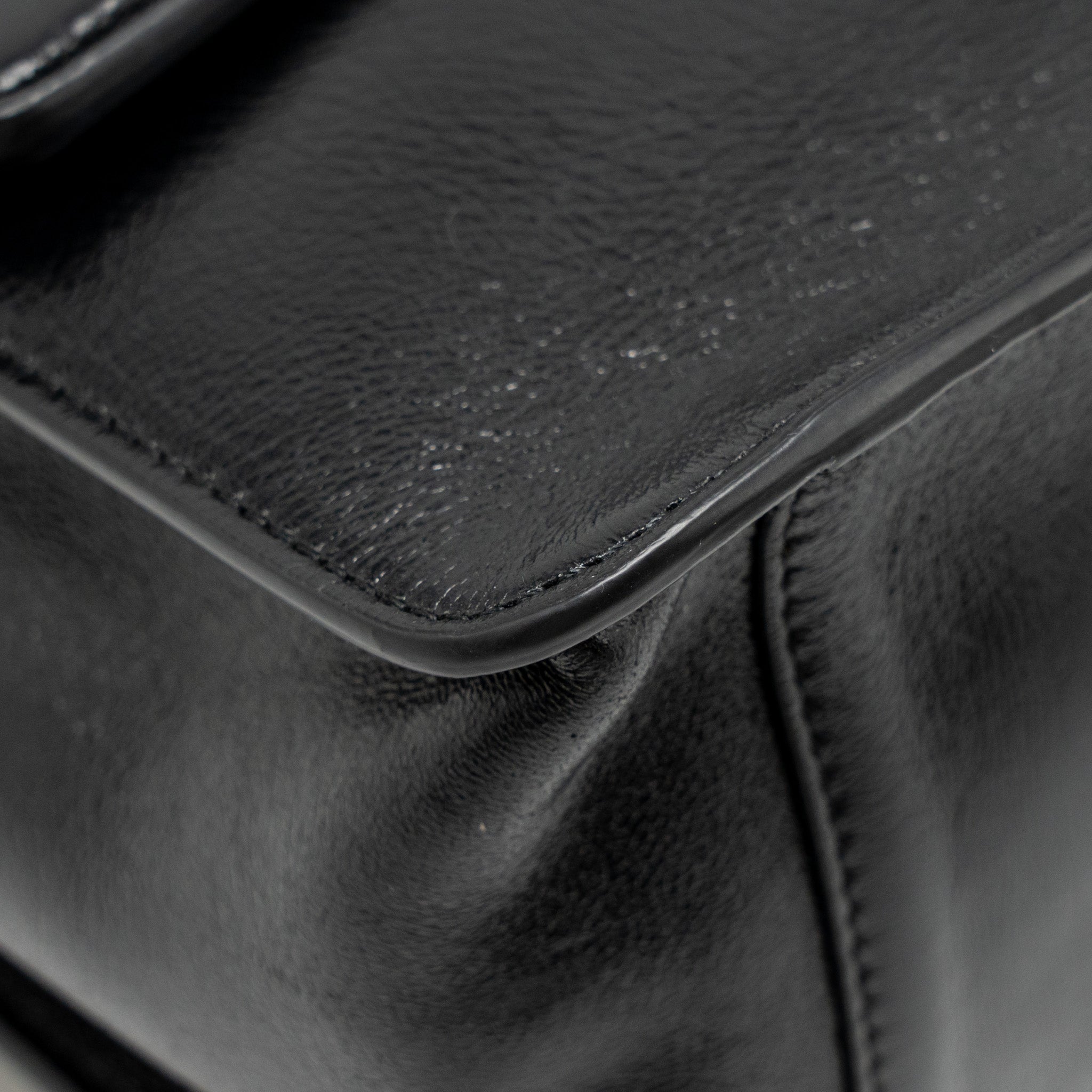FENDI KAN U SHOULDER BAG LEATHER BLACK GHW
