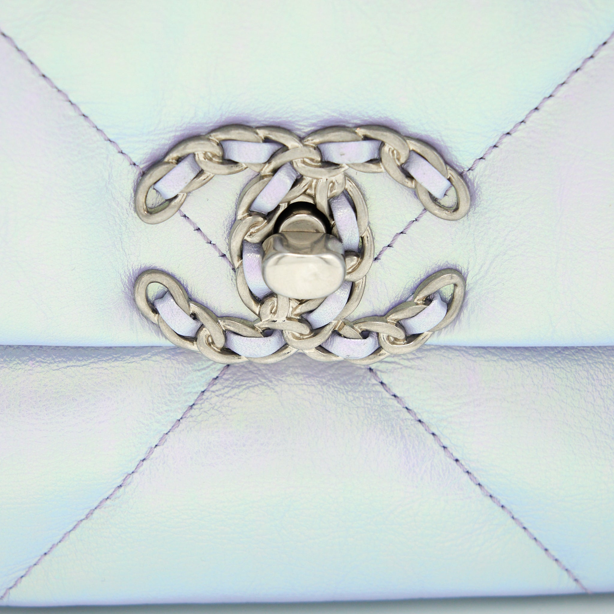 CHANEL SMALL 19 BAG GOATSKIN IRIDESCENT PURPLE MULTICOLOUR HARDWARE (MICROCHIP)
