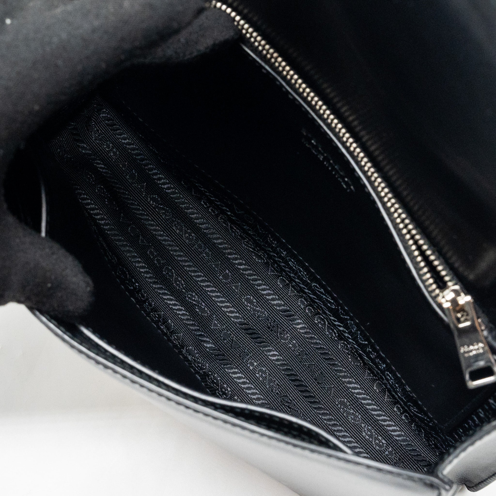 PRADA ELECTRA CITY FLAP BAG CALFSKIN BLACK / RED SHW