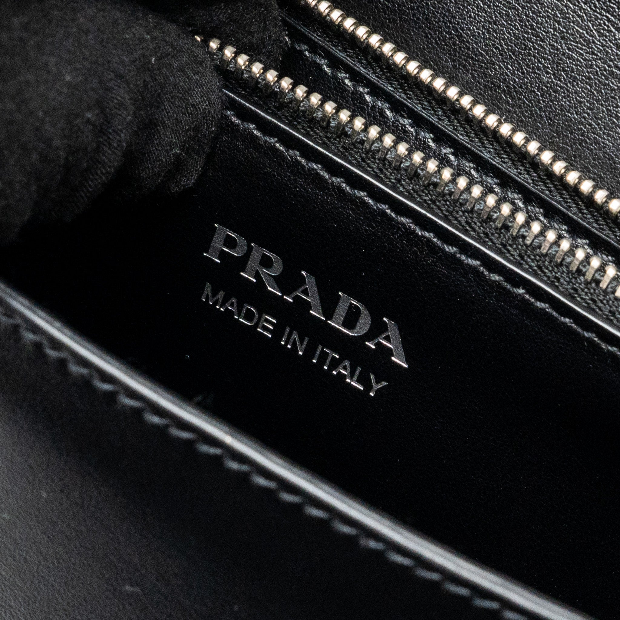 PRADA ELECTRA CITY FLAP BAG CALFSKIN BLACK / RED SHW