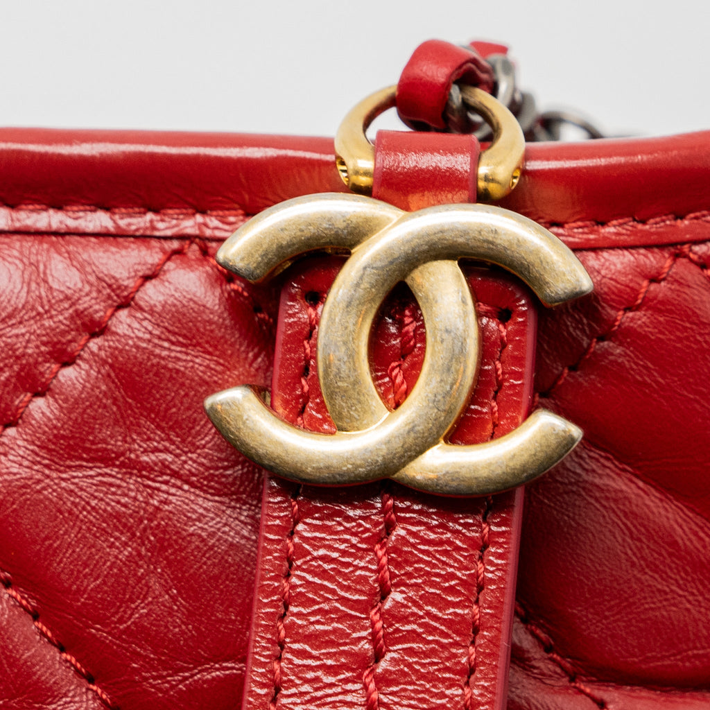 CHANEL SMALL GABRIELLE HOBO BAG WITH HANDLE CALFSKIN RED MULTICOLOUR HARDWARE