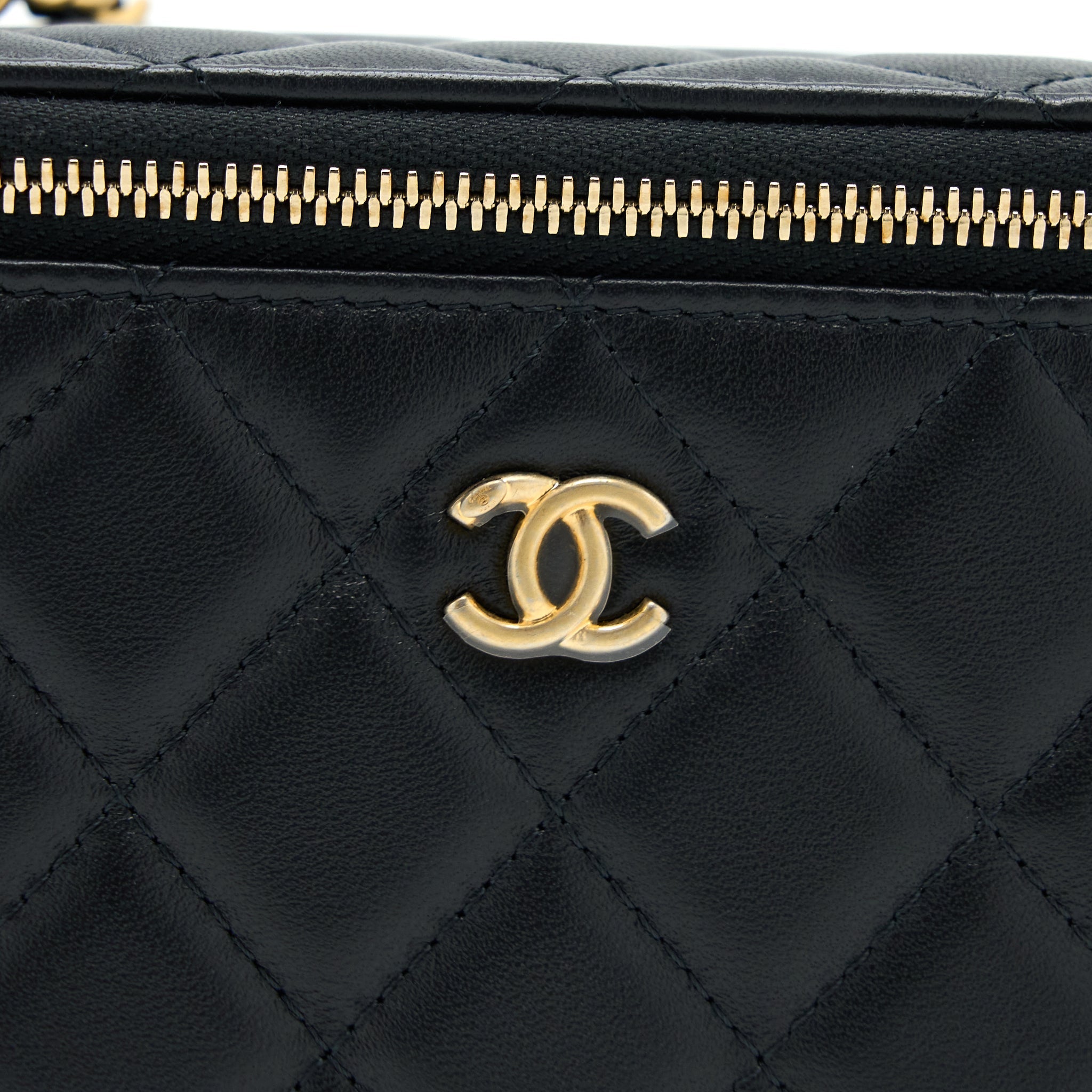 CHANEL 22A PEARL CRUSH LONG VANITY WITH CHAIN LAMBSKIN BLACK GHW
