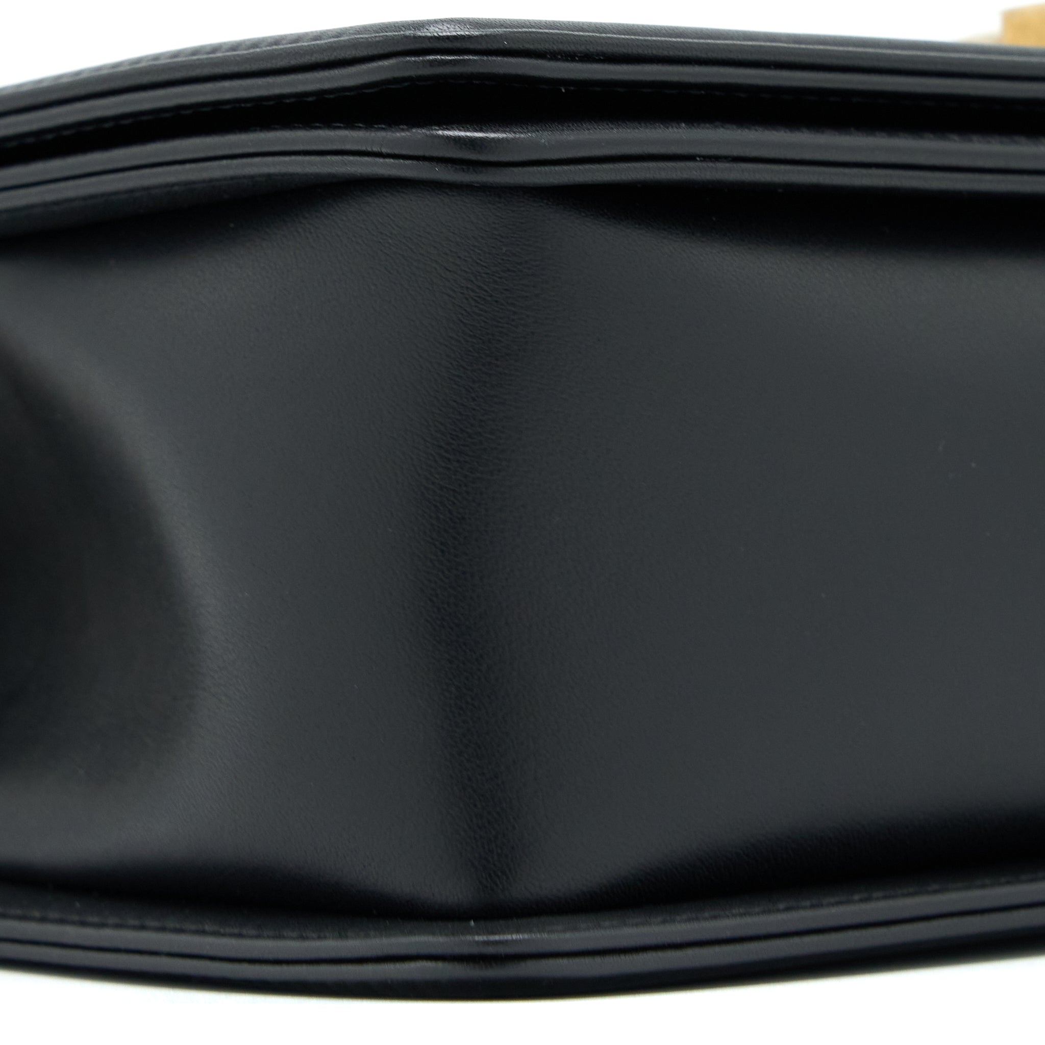 CHANEL MEDIUM BOY BAG CALFSKIN BLACK GHW (MICROCHIP)