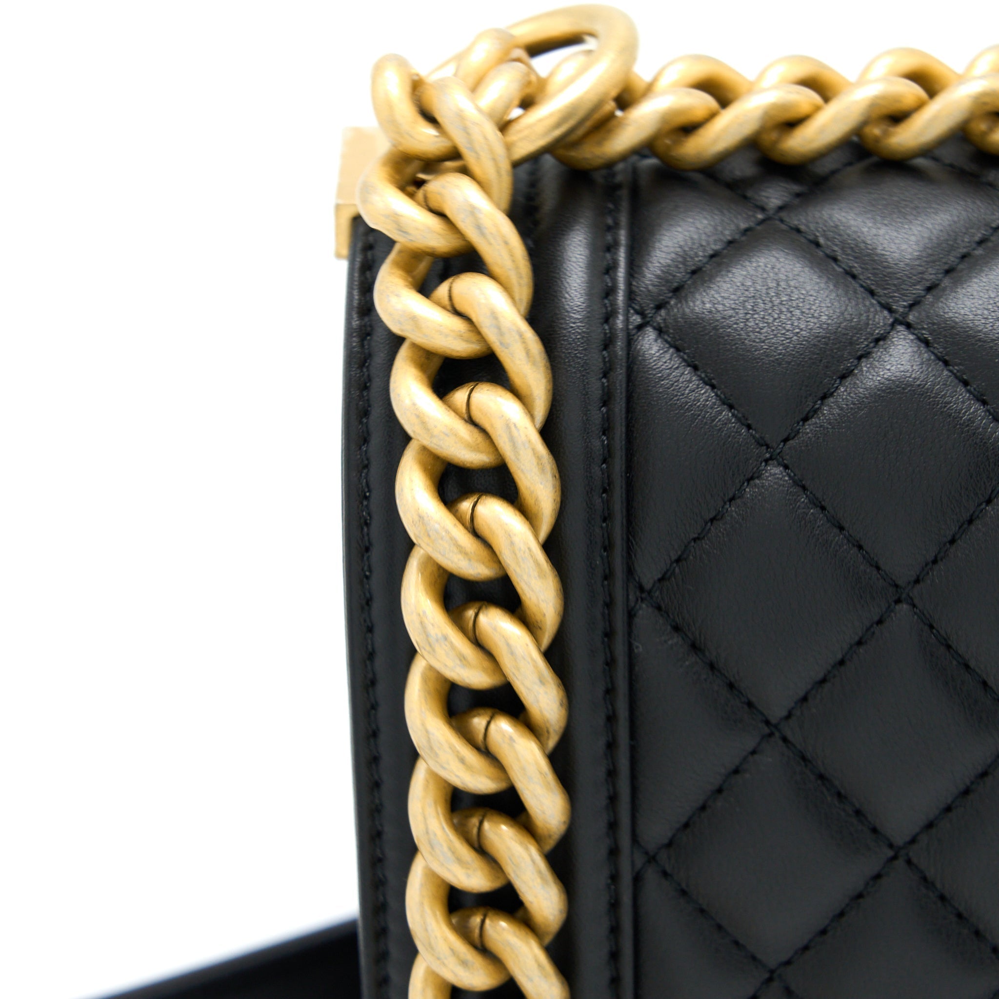 CHANEL MEDIUM BOY BAG CALFSKIN BLACK GHW (MICROCHIP)