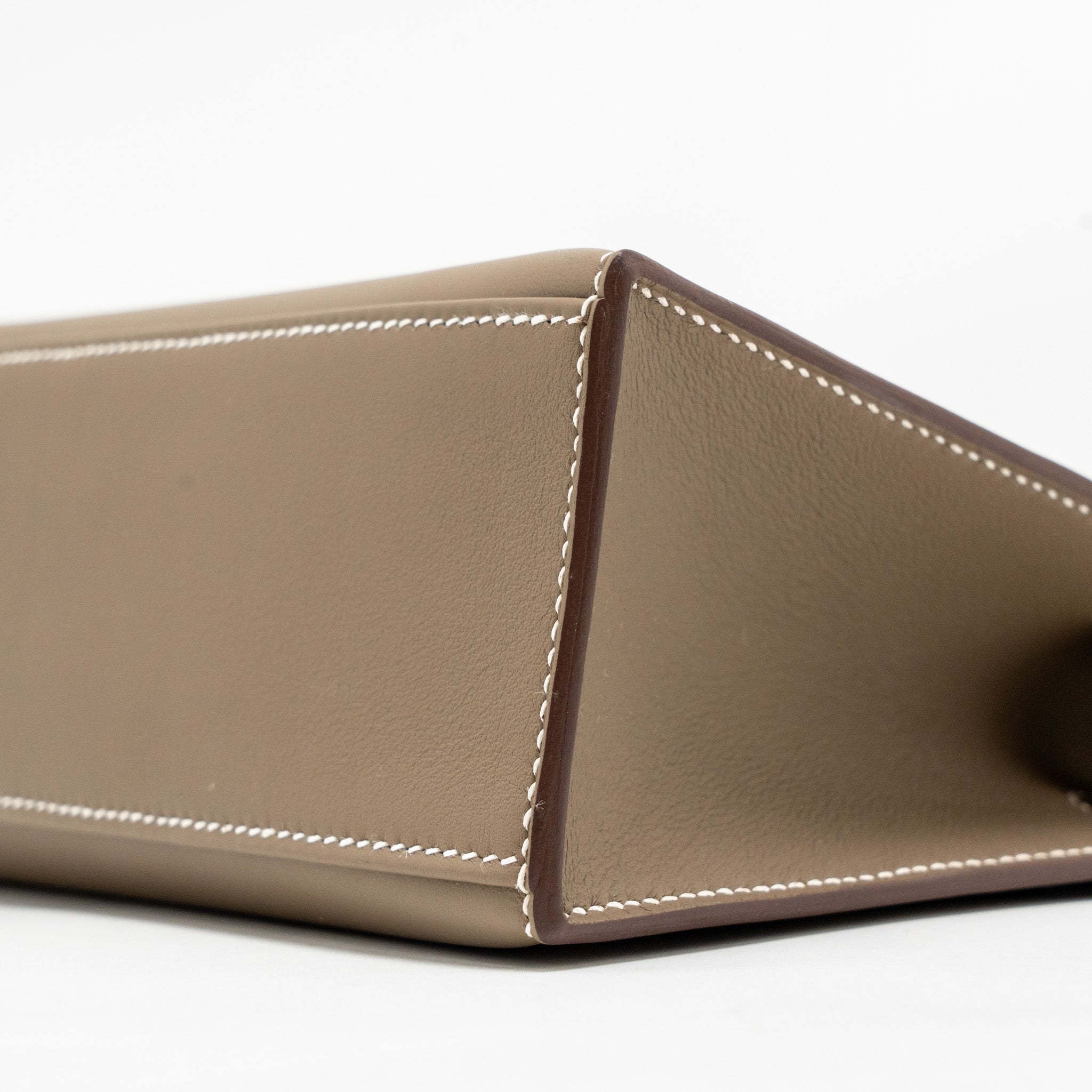HERMES KELLY POCHETTE SWIFT ETOUPE GHW