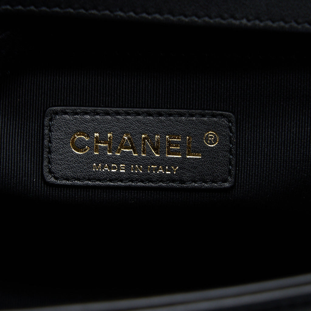 CHANEL MEDIUM BOY BAG CALFSKIN BLACK GHW (MICROCHIP)