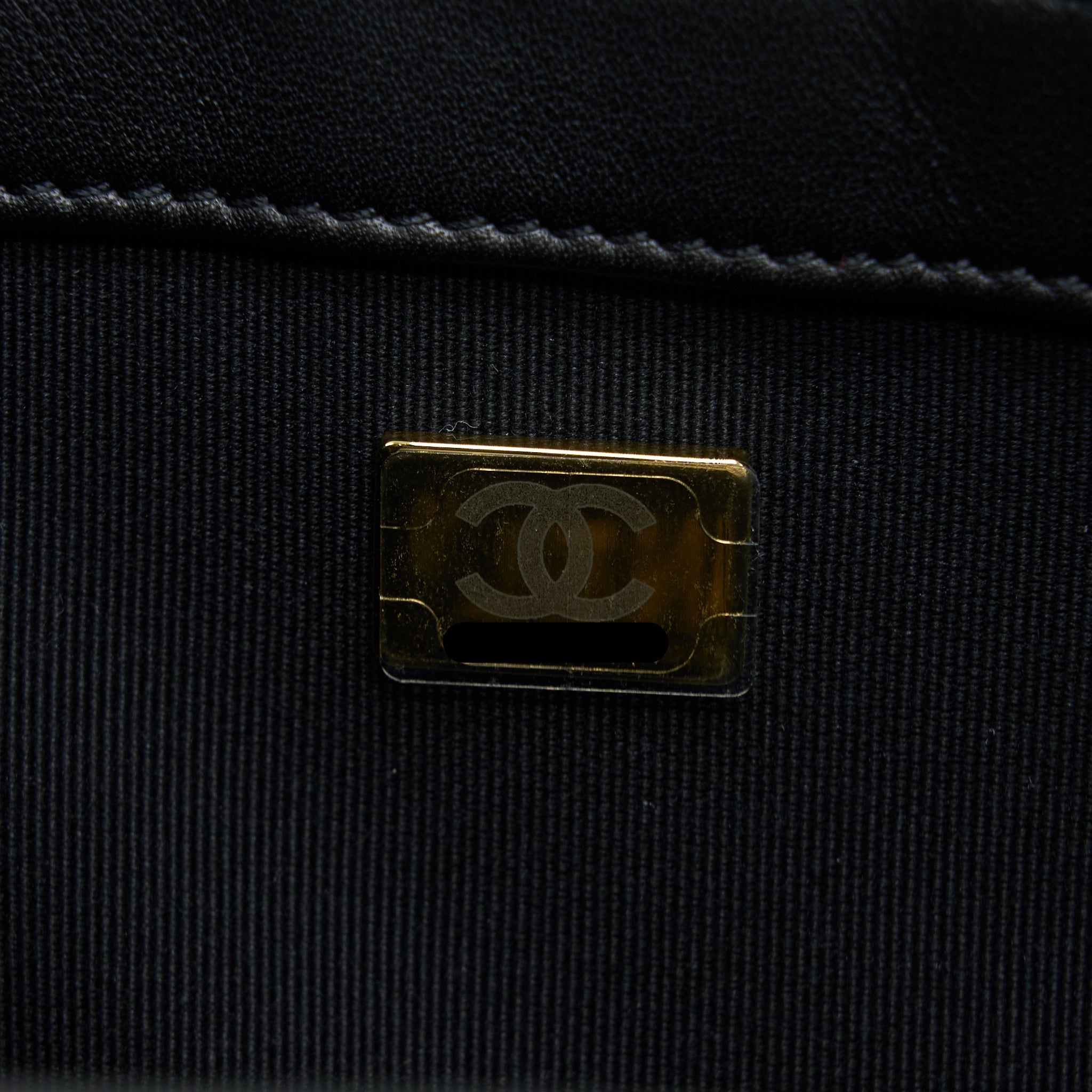 CHANEL MEDIUM BOY BAG CALFSKIN BLACK GHW (MICROCHIP)