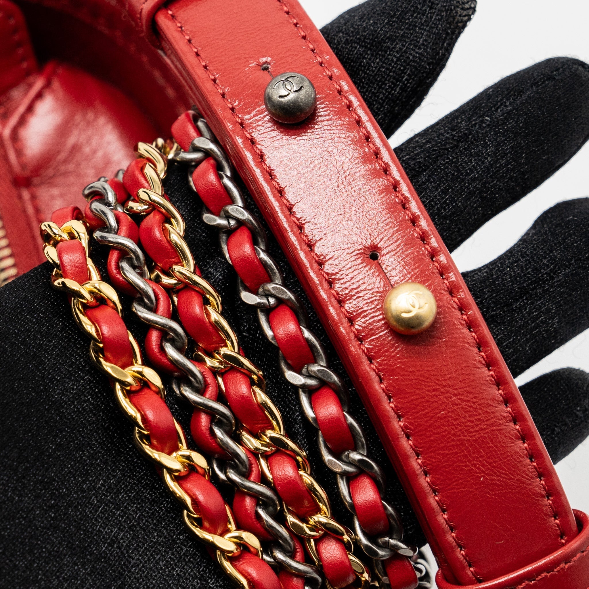 CHANEL SMALL GABRIELLE HOBO BAG WITH HANDLE CALFSKIN RED MULTICOLOUR HARDWARE