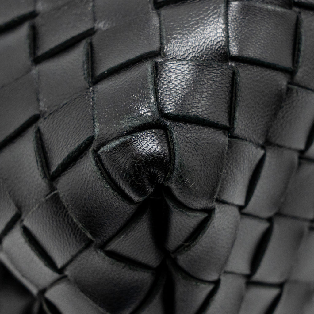 BOTTEGA VENETA MEDIUM ANDIAMO LAMBSKIN BLACK GHW