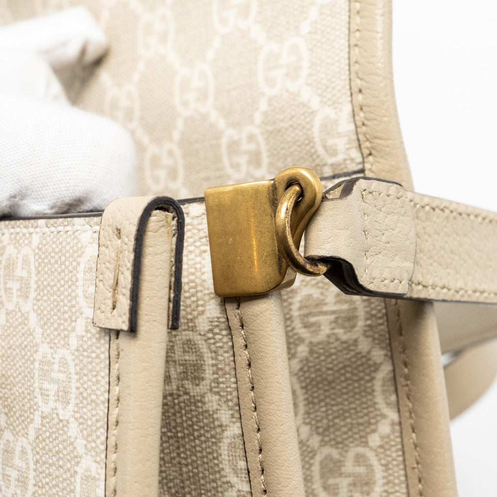 GUCCI INTERLOCK GG LOGO CROSSBODY MESSANGER BAG CANVAS/ CALFSKIN LIGHT GREY GHW