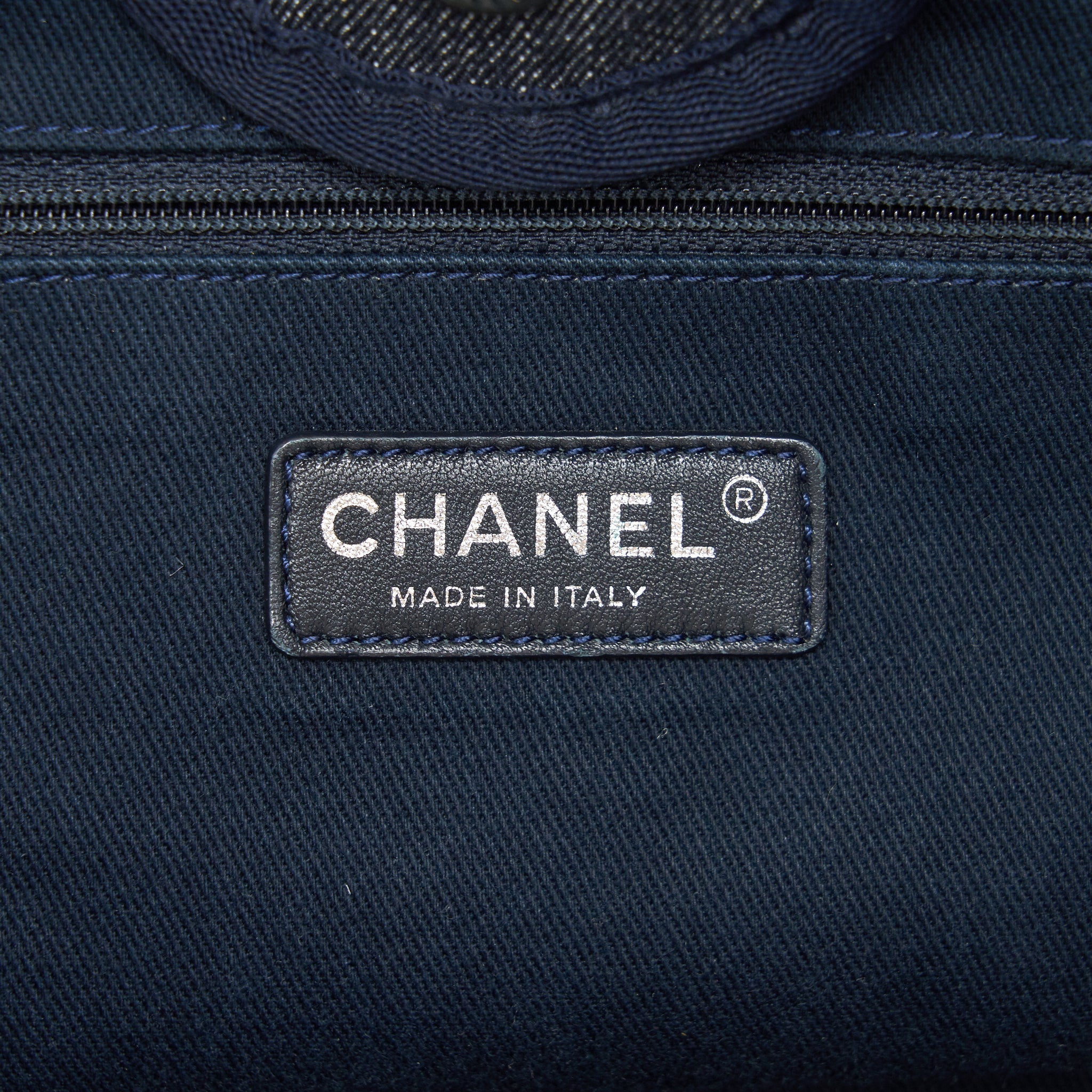 CHANEL LARGE DEAUVILLE TOTE BAG DENIM NAVY SHW