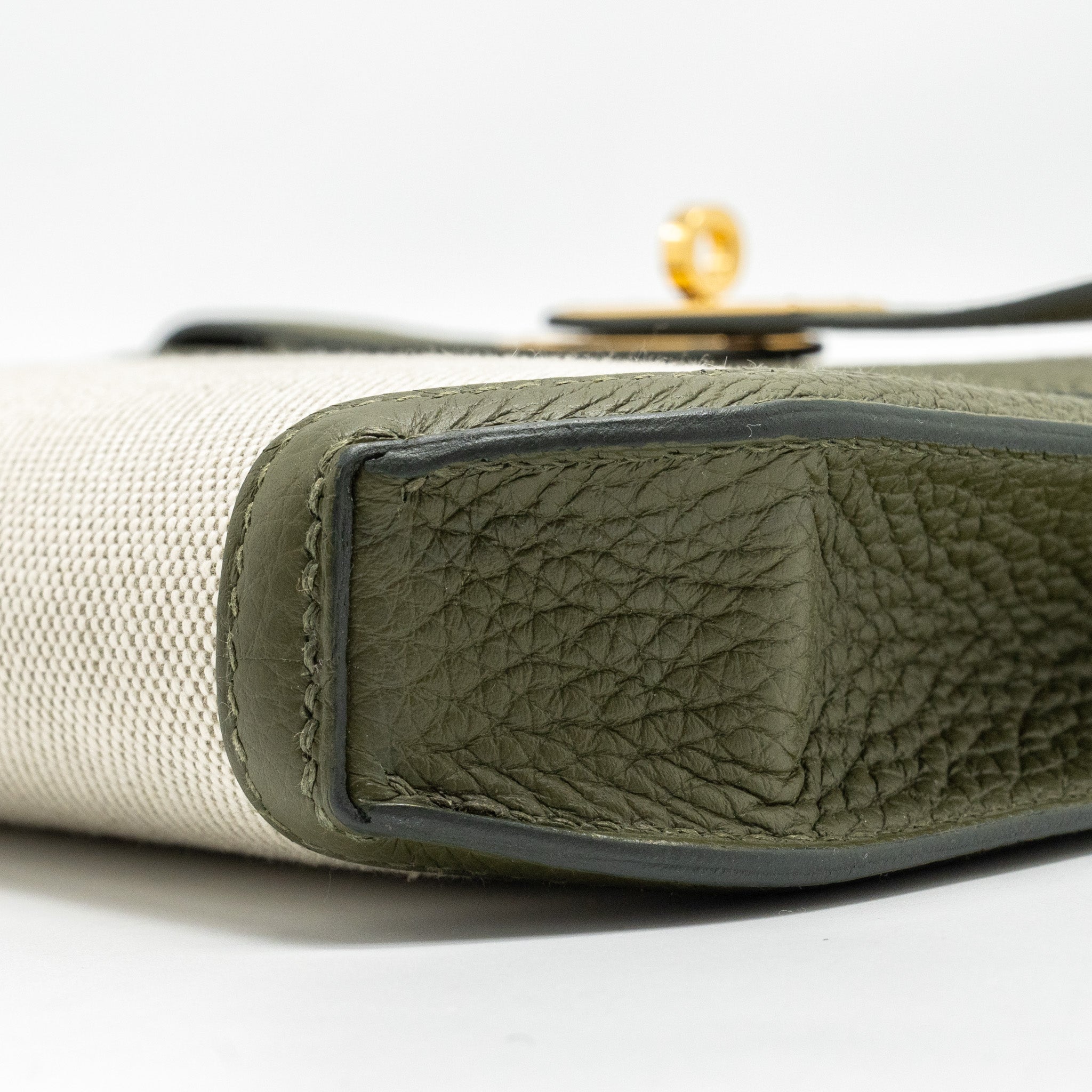 HERMES POCHETTE KELLY DEPECHES 25 CANVAS / TOGO ECRU BEIGE / VERT OLIVE GHW