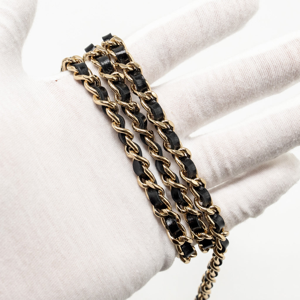 CHANEL 24C 31 WALLET ON CHAIN SHINY CALFSKIN BLACK LGHW (MICROCHIP)