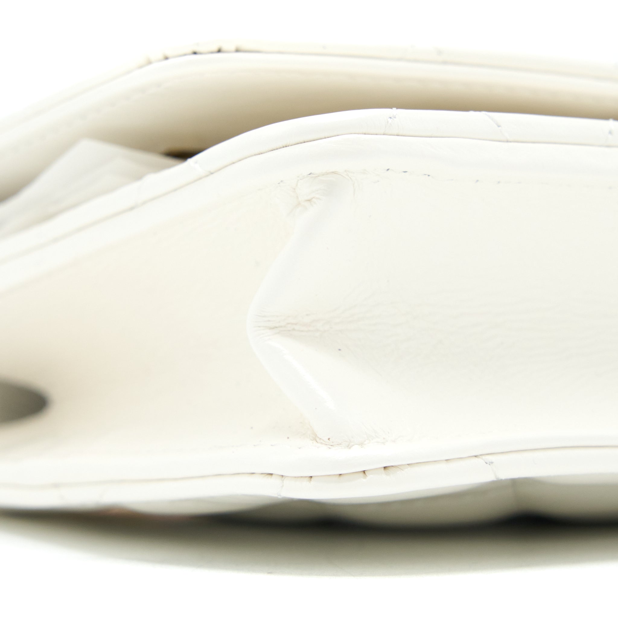 CHANEL 23P TOP HANDLE WALLET ON CHAIN CALFSKIN WHITE/MULTICOLOUR BRUSHED GHW (MICROCHIP)