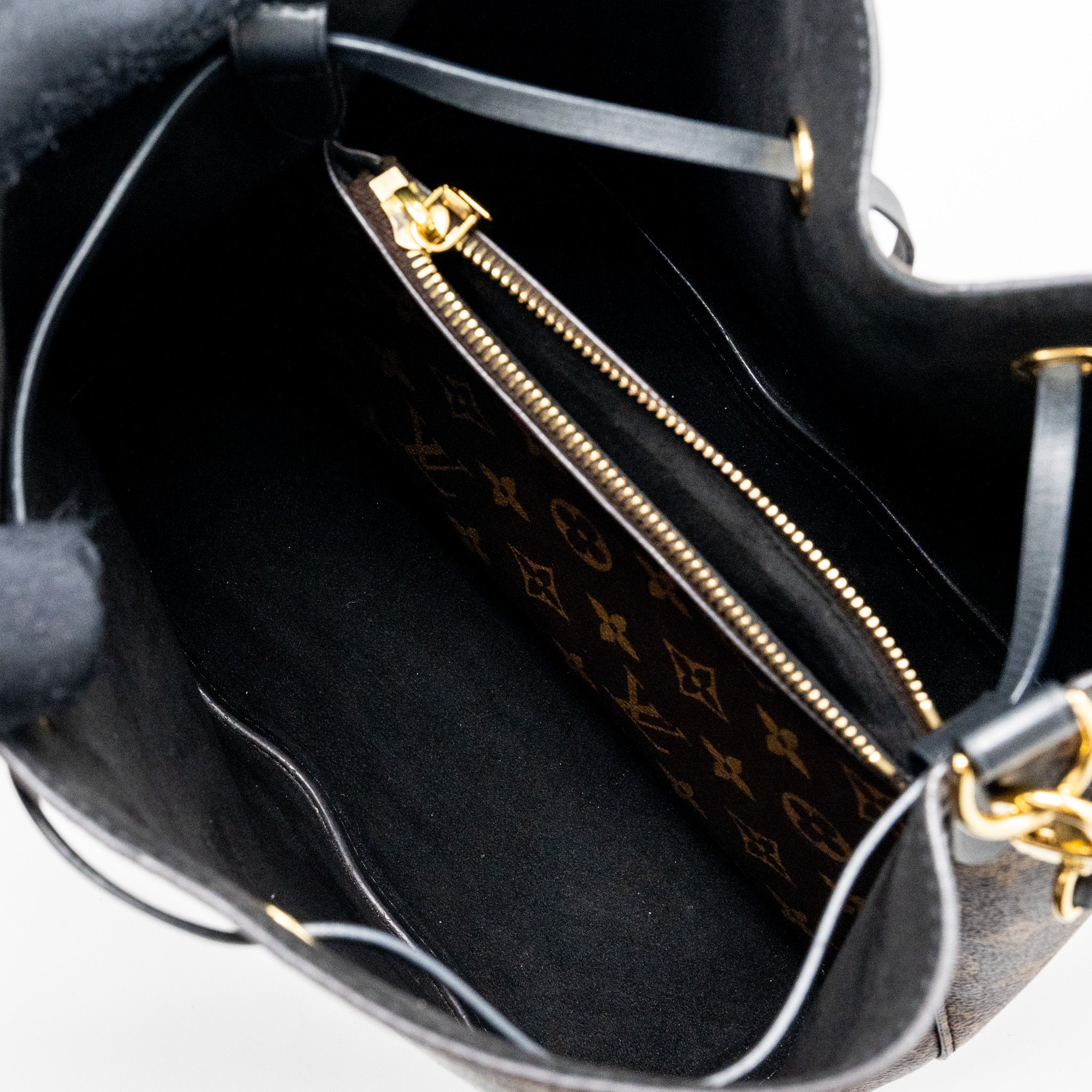 LOUIS VUITTON NEONOE MM  MONOGRAM CANVAS BLACK GHW
