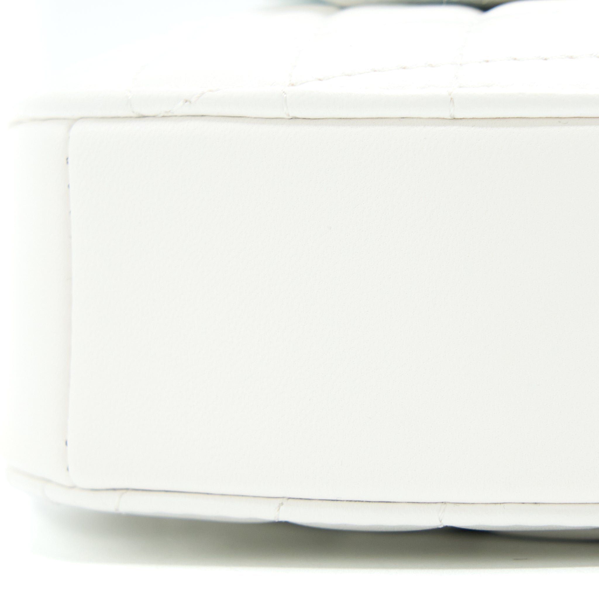 CHANEL 22S HEART BAG LAMBSKIN WHITE LGHW (MICROCHIP)