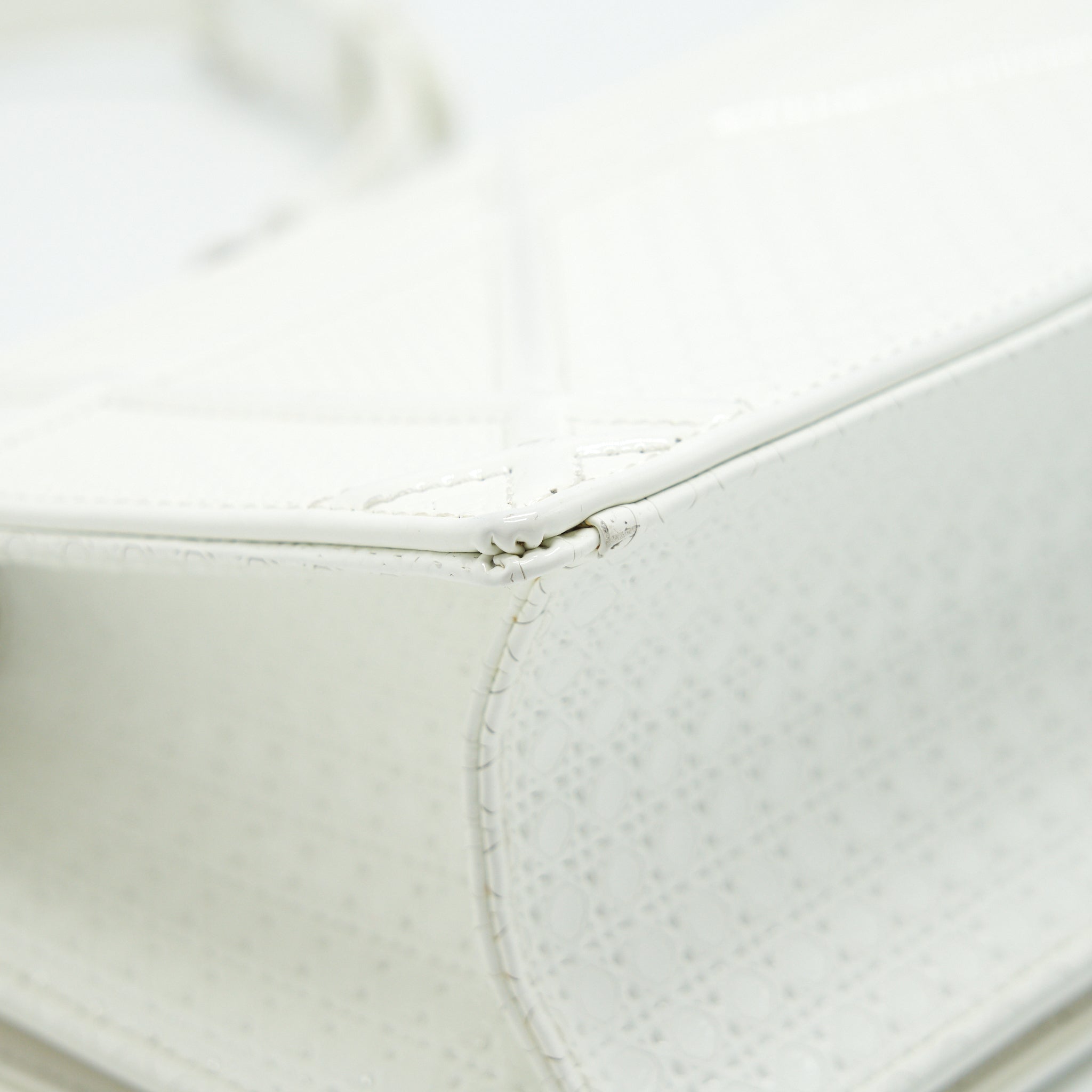 CHRISTIAN DIOR SMALL CANNAGE DIORAMA PATENT LEATHER IN WHITE SHW