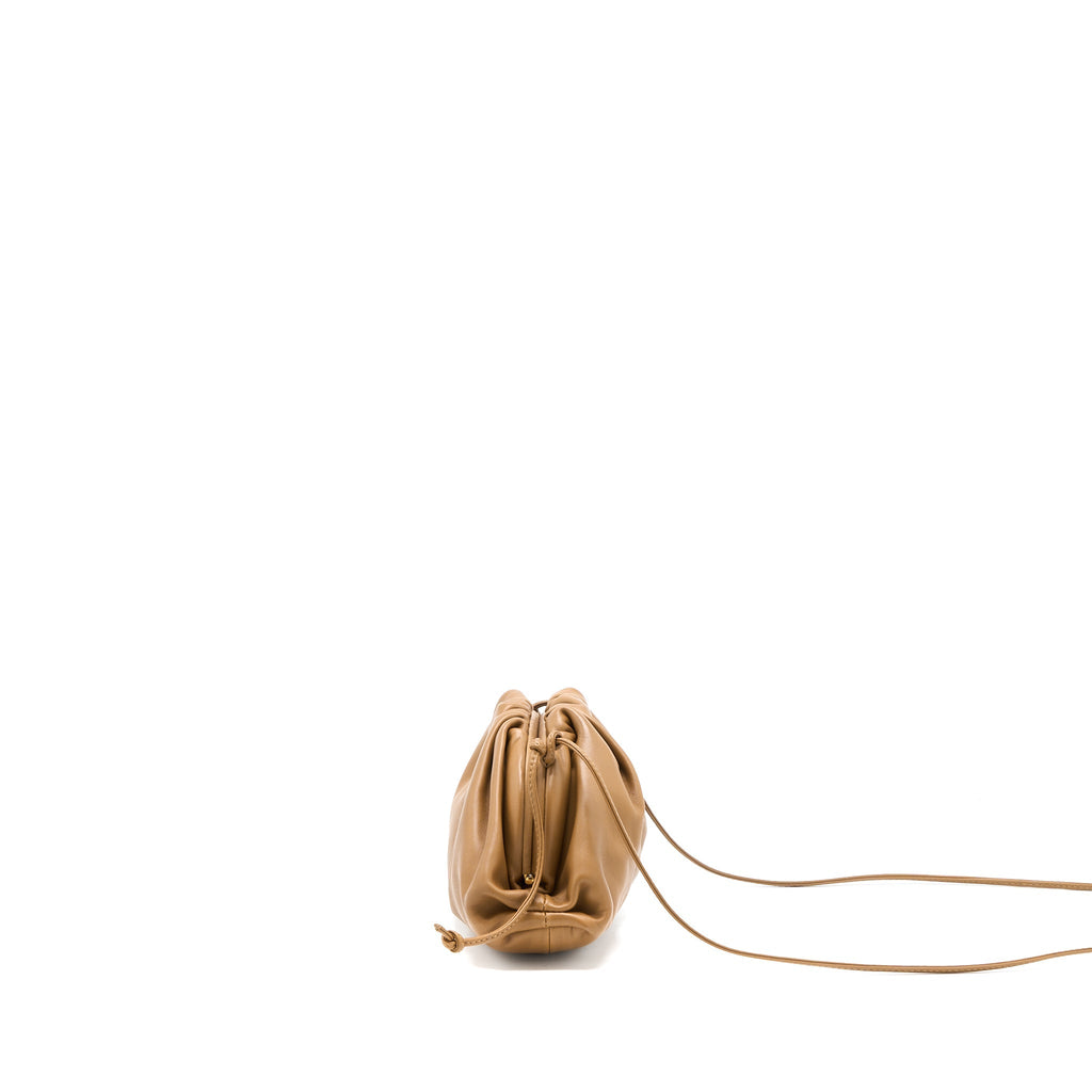 BOTTEGA VENETA MINI POUCH CALFSKIN CARAMEL GHW