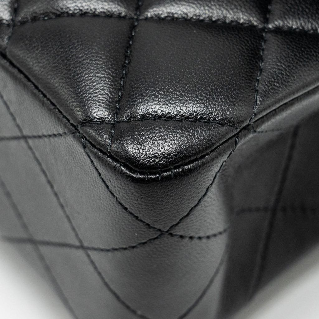CHANEL MEDIUM CLASSIC DOUBLE FLAP BAG LAMBSKIN BLACK GHW