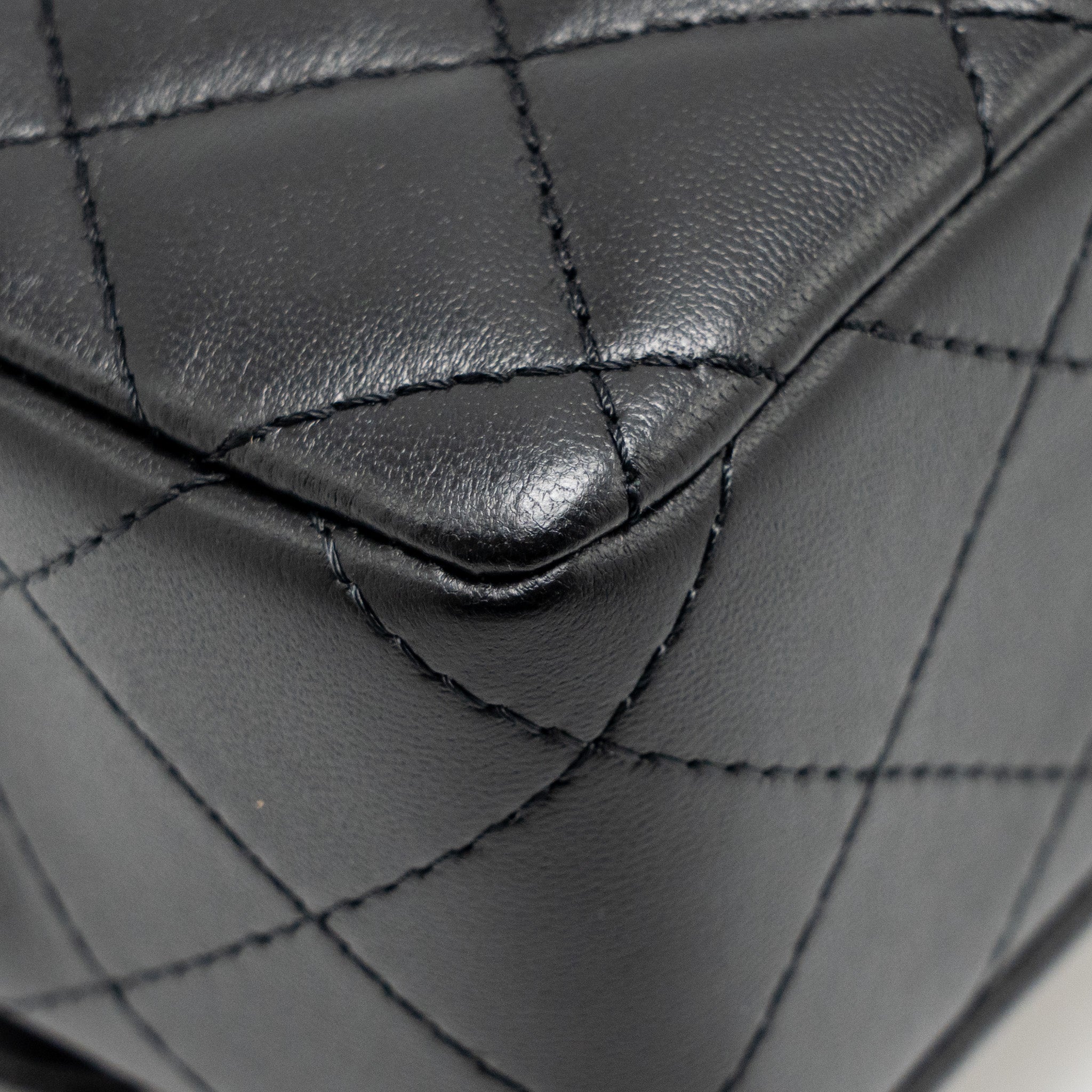 CHANEL 23B QUILTED MINI RECTANGULAR FLAP BAG LAMBSKIN BLACK/BEIGE LGHW (MICROCHIP)