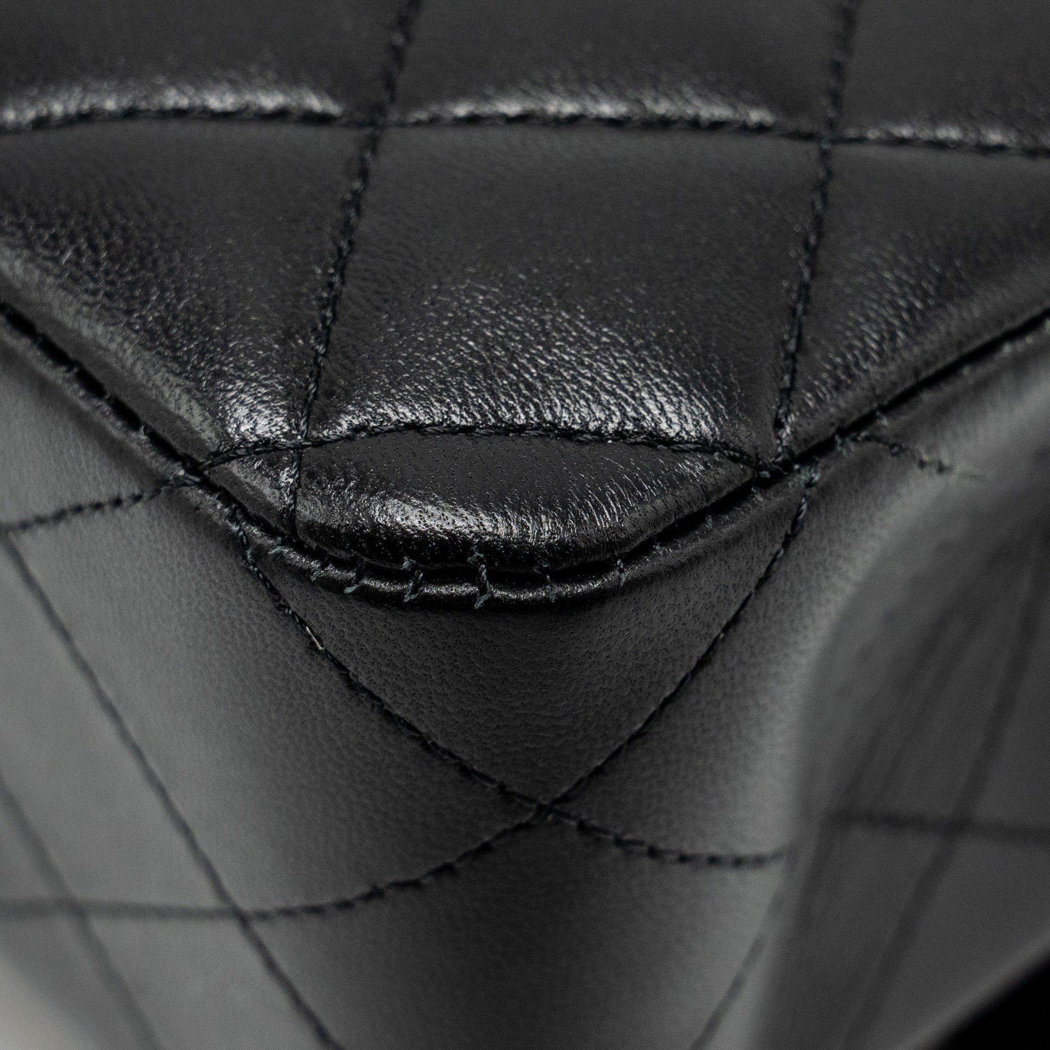 CHANEL MEDIUM CLASSIC DOUBLE FLAP BAG LAMBSKIN BLACK GHW