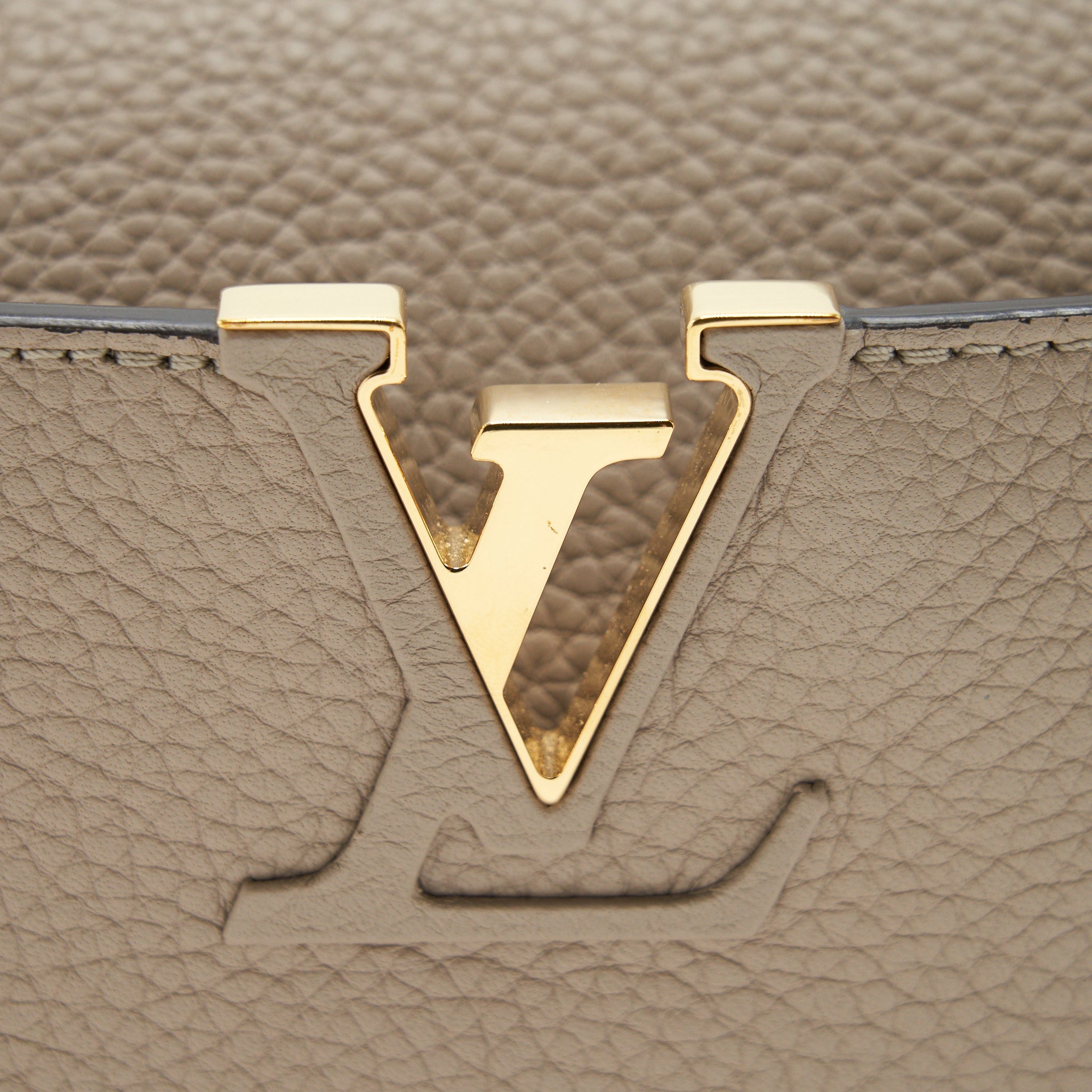 LOUIS VUITTON CAPUCINES BB TAURILLON GALET GHW