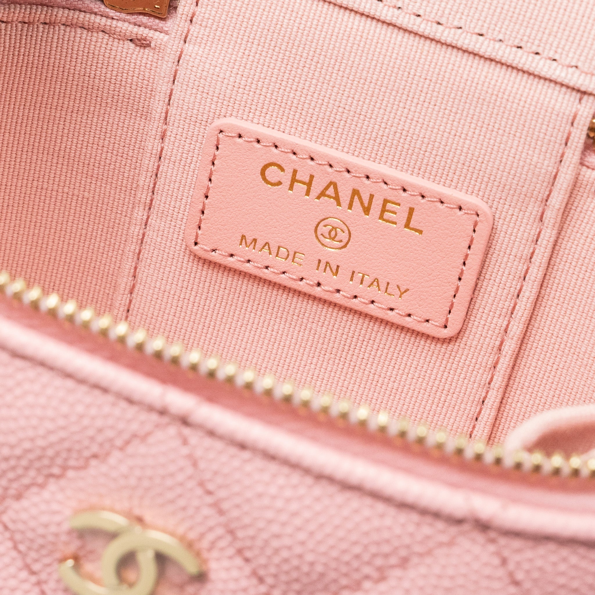 CHANEL MINI VANITY CASE CAVIAR PINK LGHW