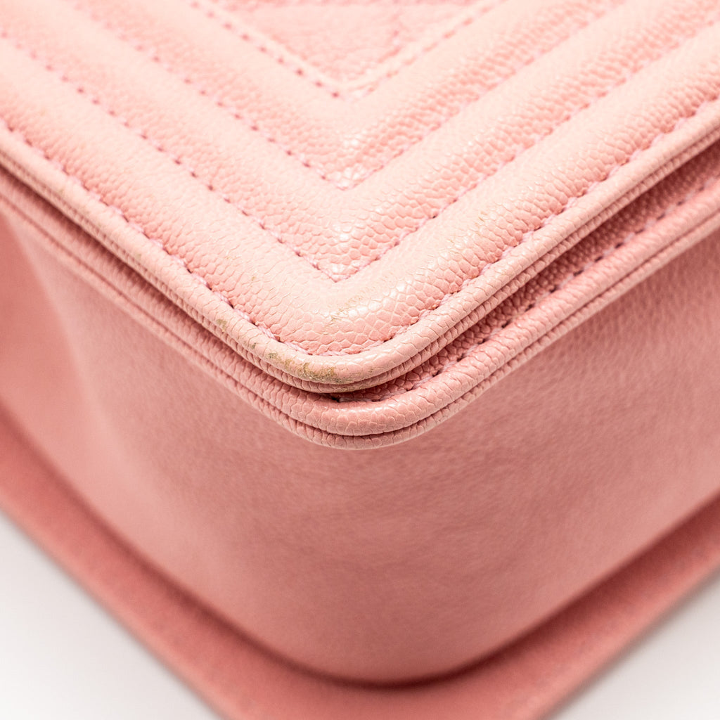 CHANEL MEDIUM BOY BAG CAVIAR PINK LGHW