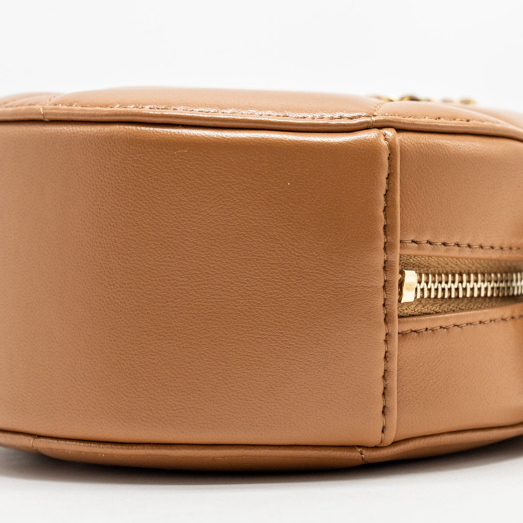 CHANEL 19 ROUND CLUTCH WITH CHAIN LAMBSKIN CARAMEL MULTICOLOUR HARDWARE (MICROCHIP)