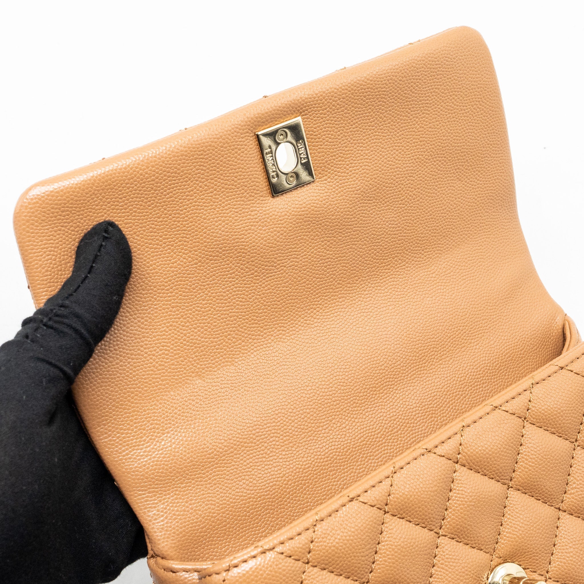 CHANEL 21P SMALL COCO HANDLE CAVIAR CARAMEL LGHW