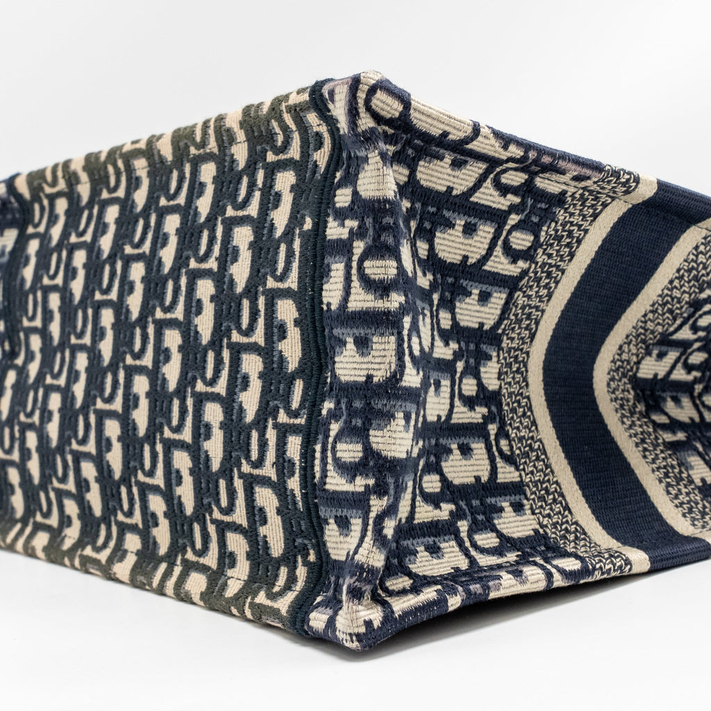DIOR SMALL BOOK TOTE BLUE/ECRU DIOR OBLIQUE EMBROIDRY